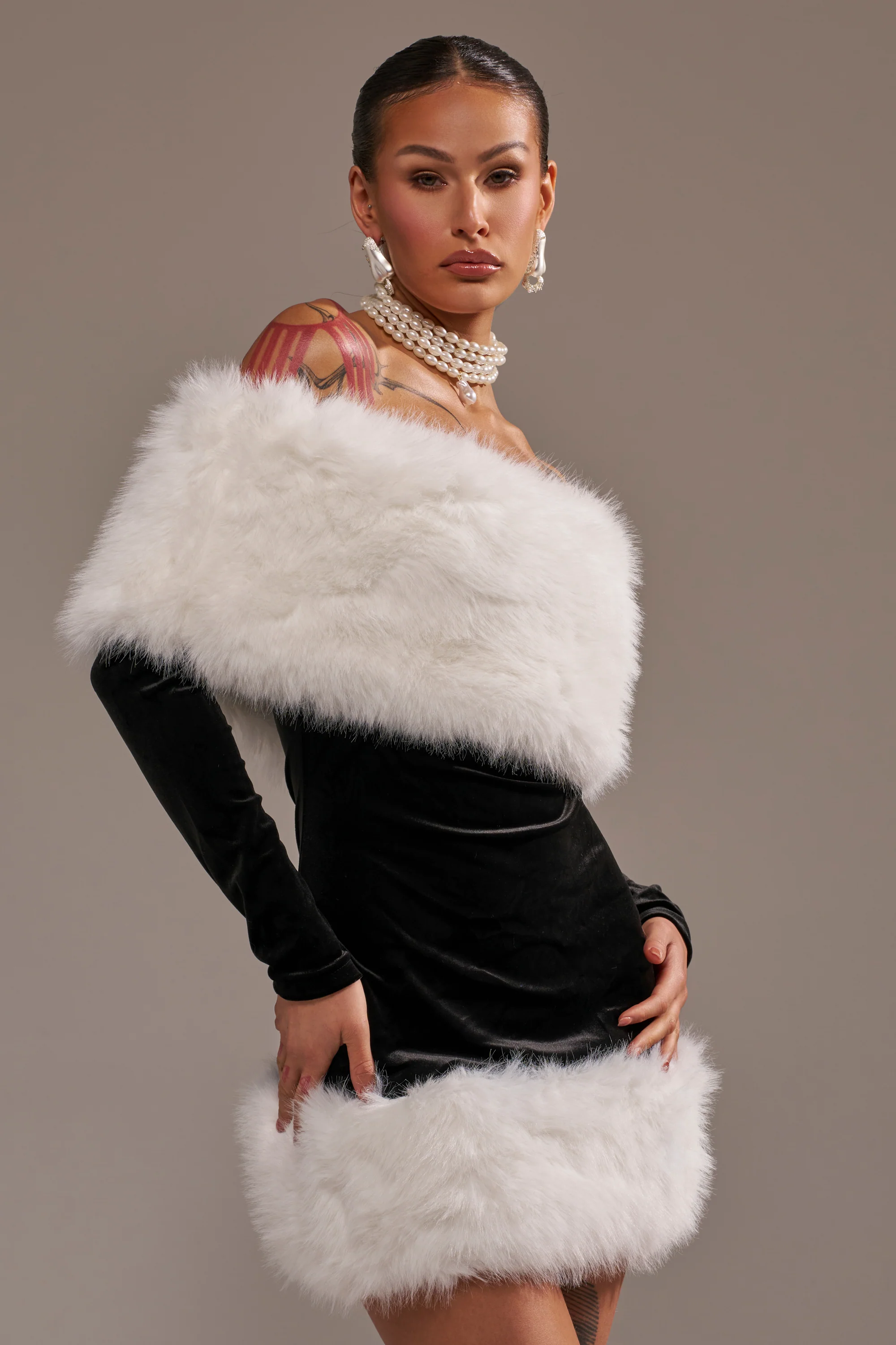 OH BABY VELVET MINI DRESS WITH FUR TRIM - Image 2