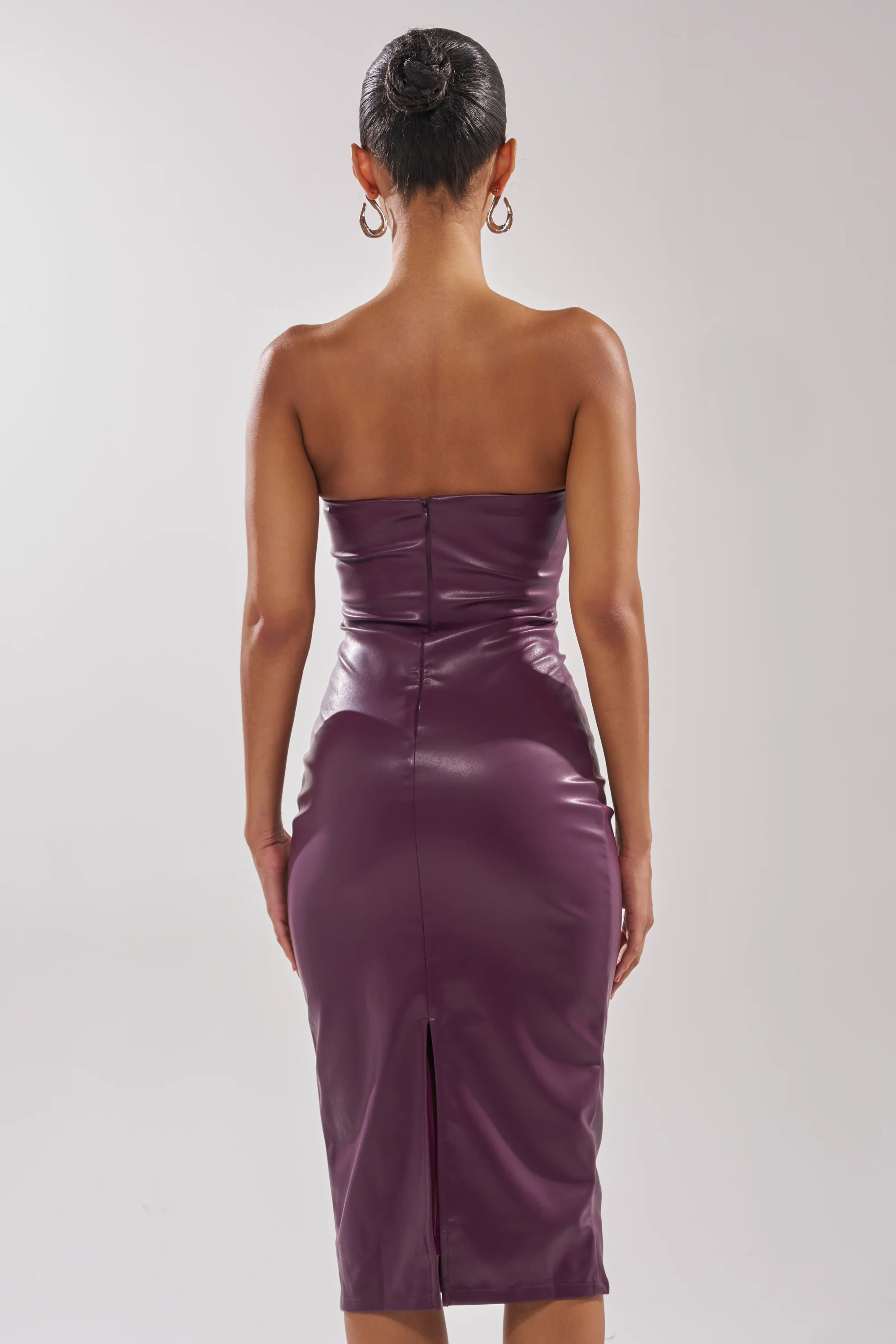 OH HOT DAMN FAUX LEATHER MIDI DRESS IN PURPLE - Image 7