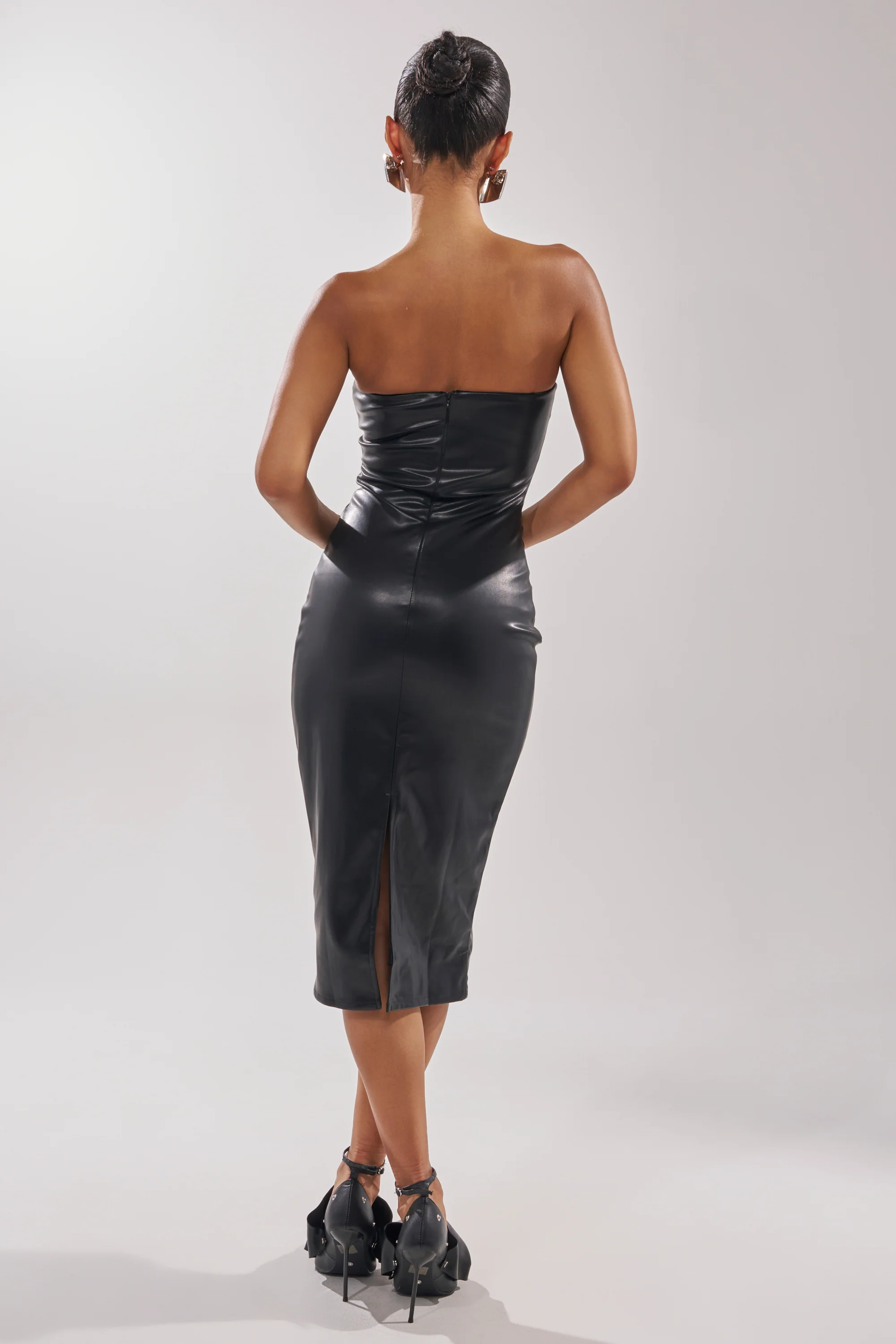 OH HOT DAMN FAUX LEATHER MIDI DRESS IN BLACK - Image 4