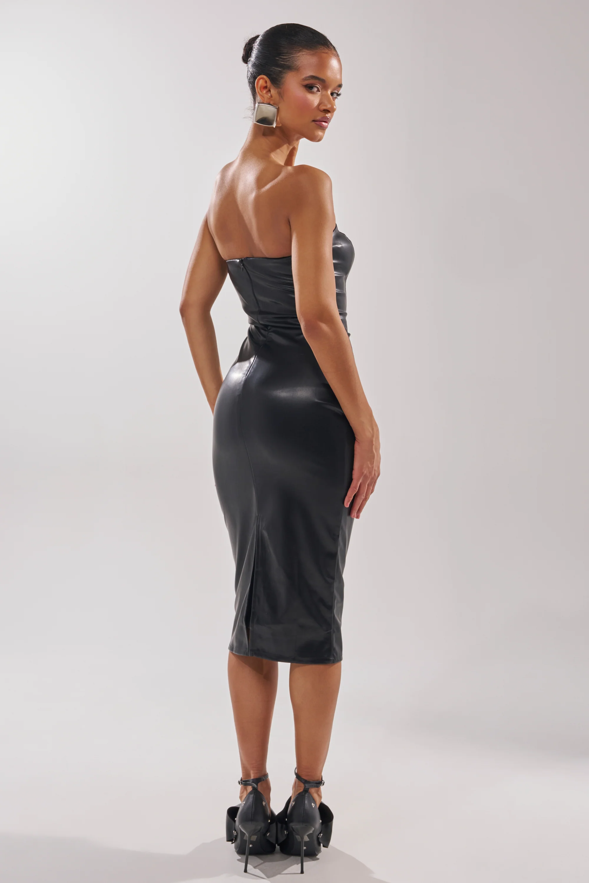 OH HOT DAMN FAUX LEATHER MIDI DRESS IN BLACK - Image 6