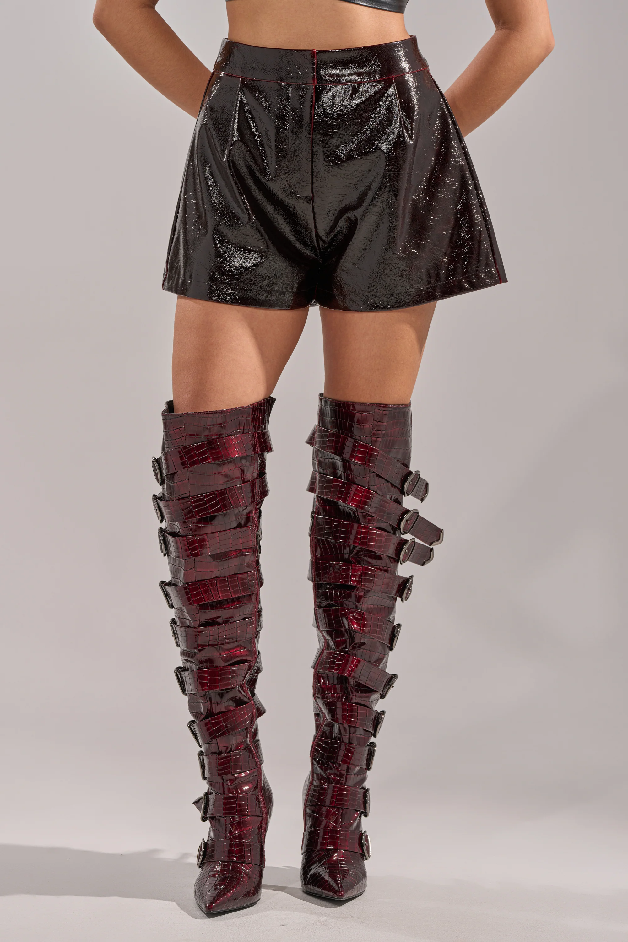 OH HOT DAMN FAUX LEATHER SHORT - Image 3