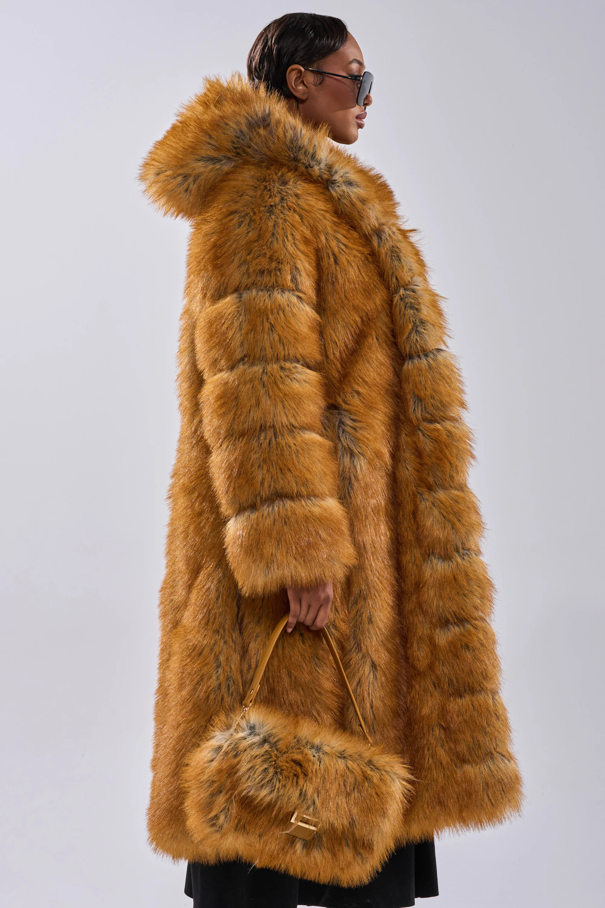 OLD MONEY FAUX FUR COAT - Image 11
