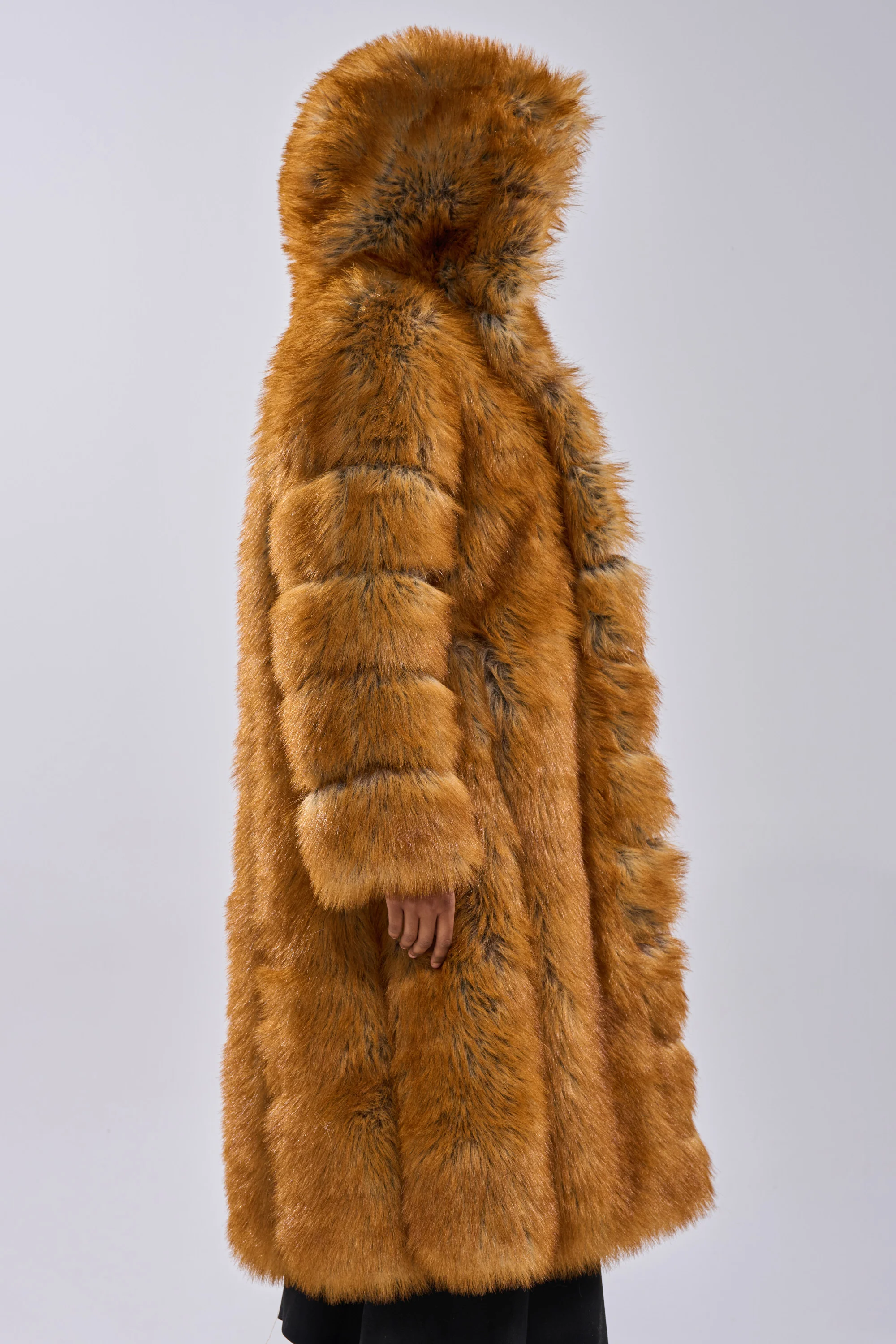 OLD MONEY FAUX FUR COAT - Image 12