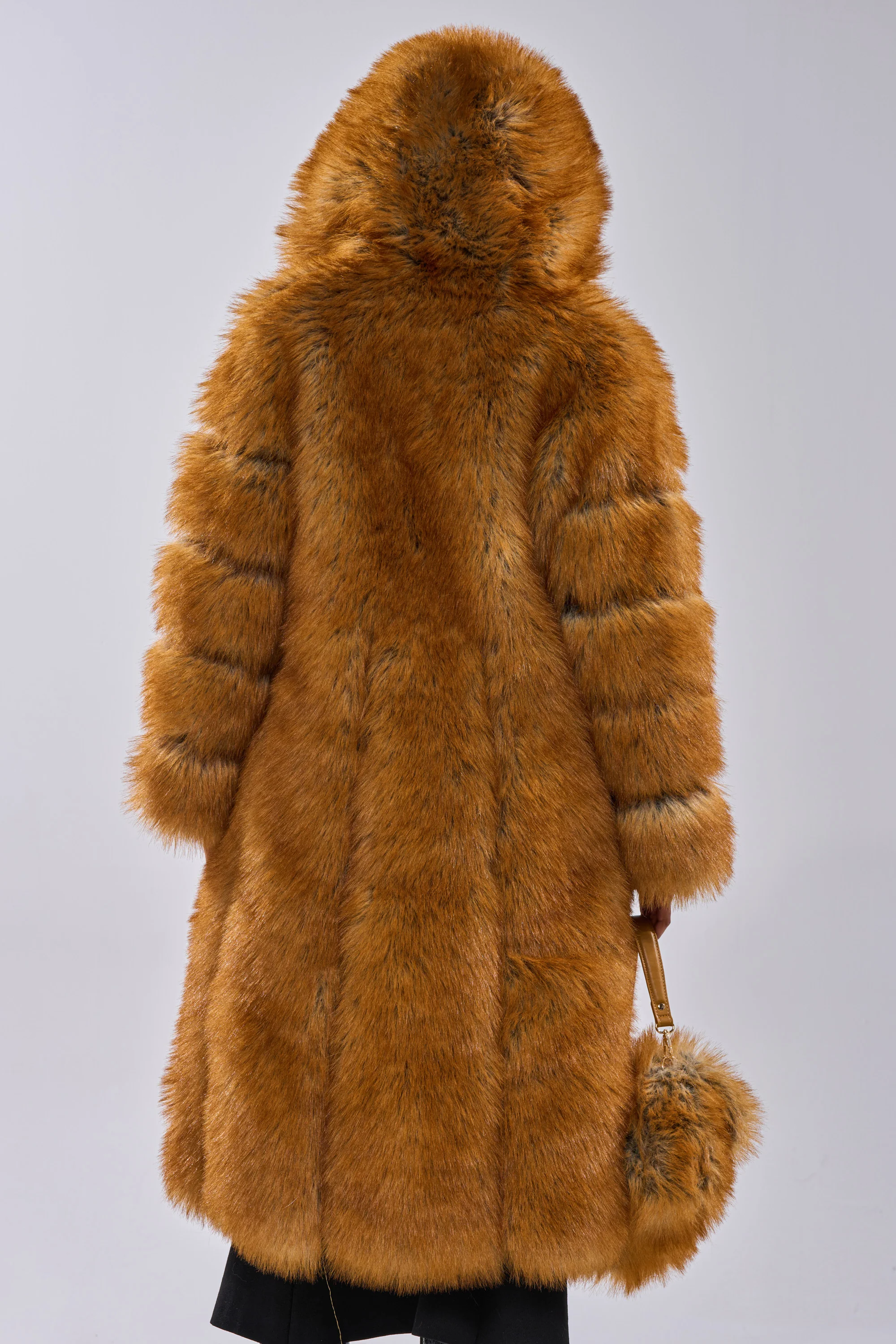 OLD MONEY FAUX FUR COAT - Image 13