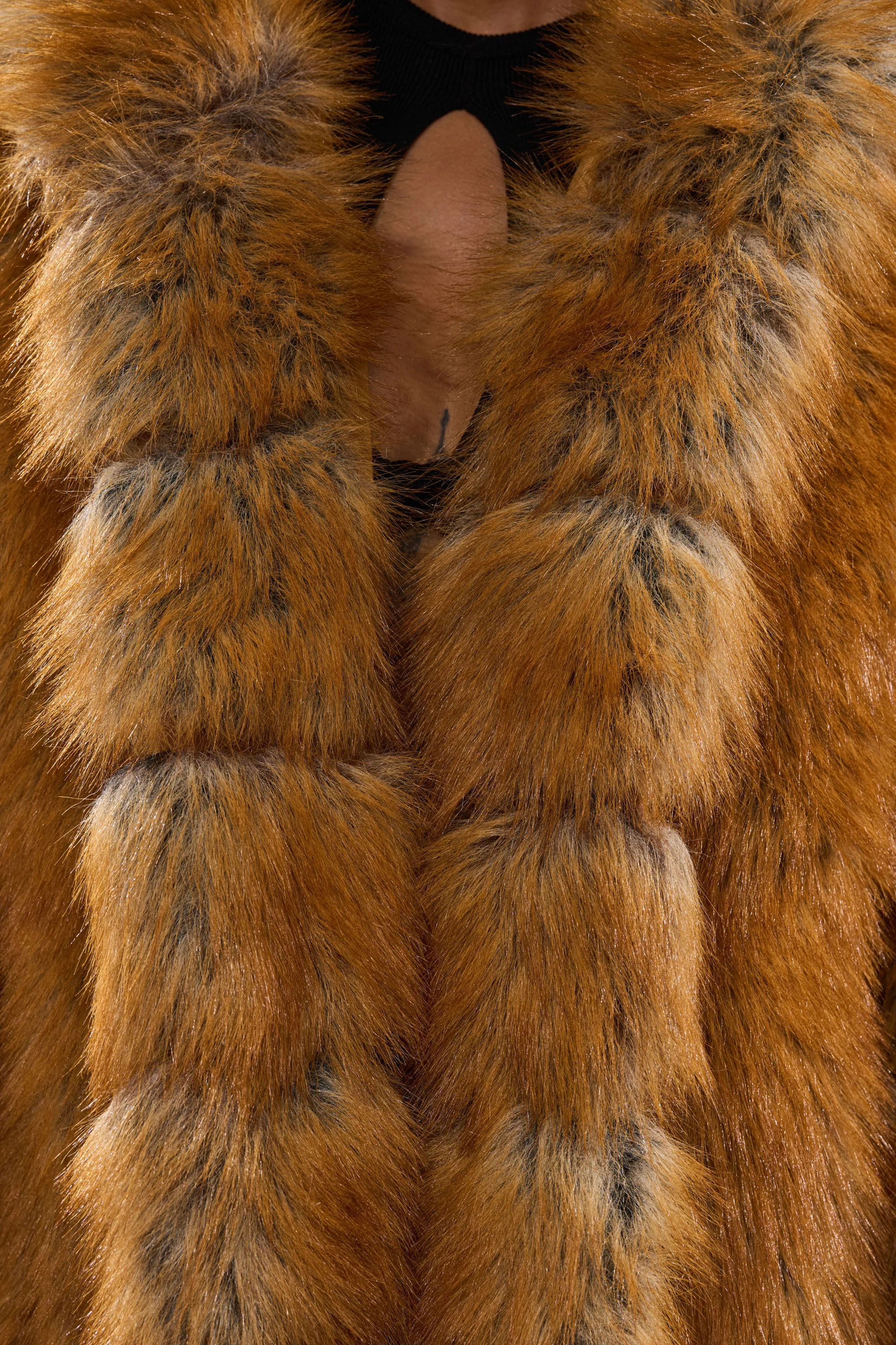 OLD MONEY FAUX FUR COAT - Image 16