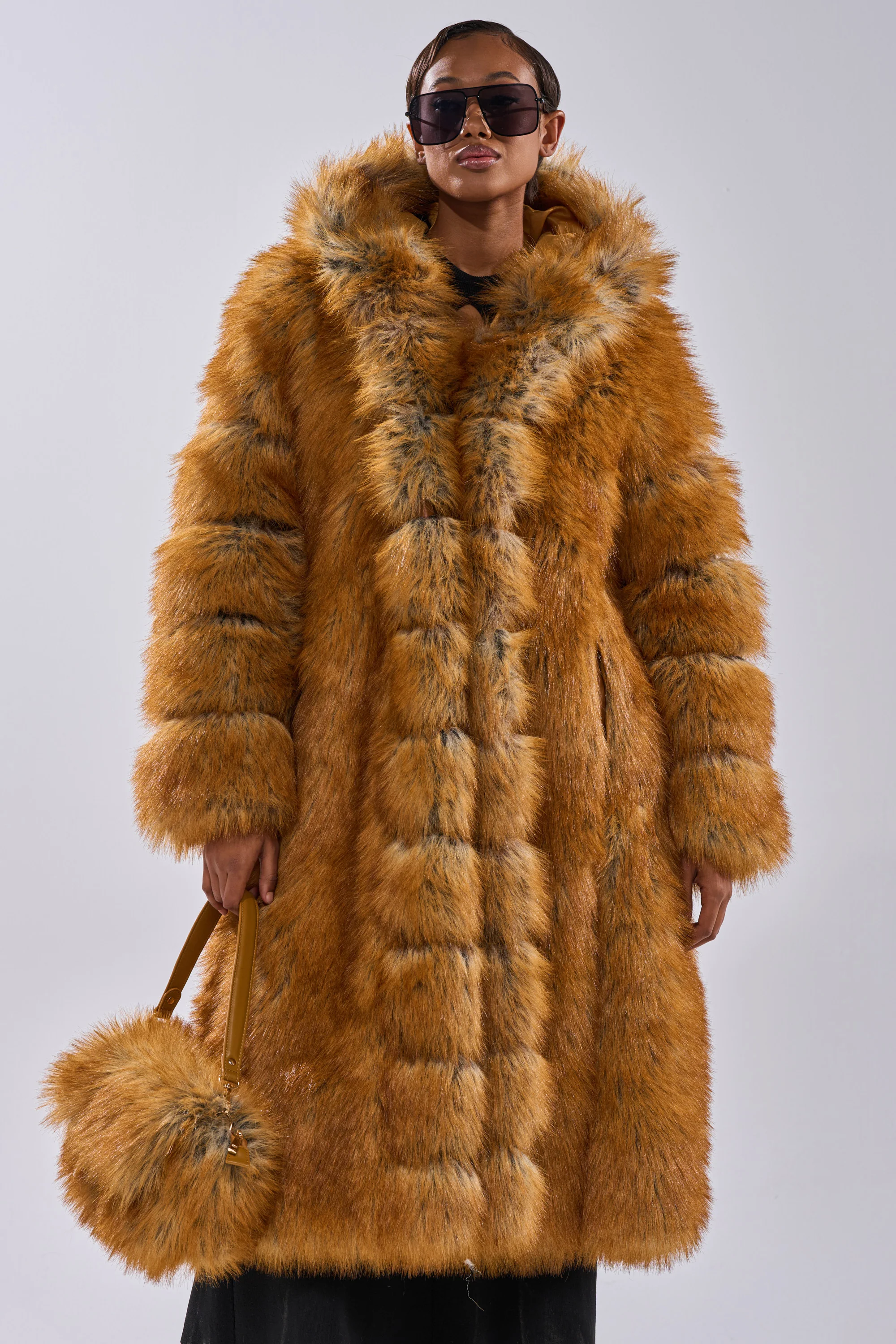 OLD MONEY FAUX FUR COAT - Image 8