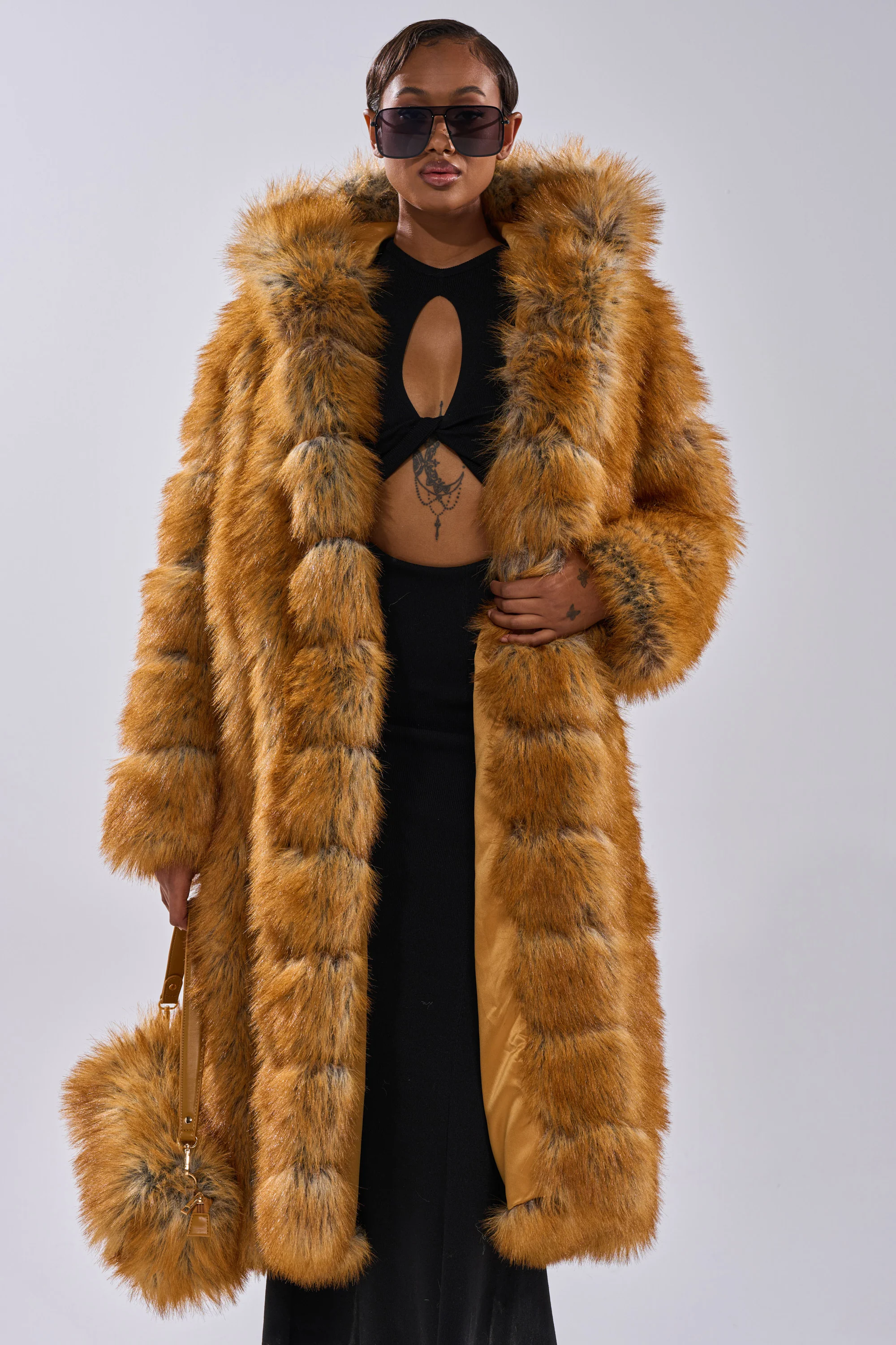 OLD MONEY FAUX FUR COAT - Image 9