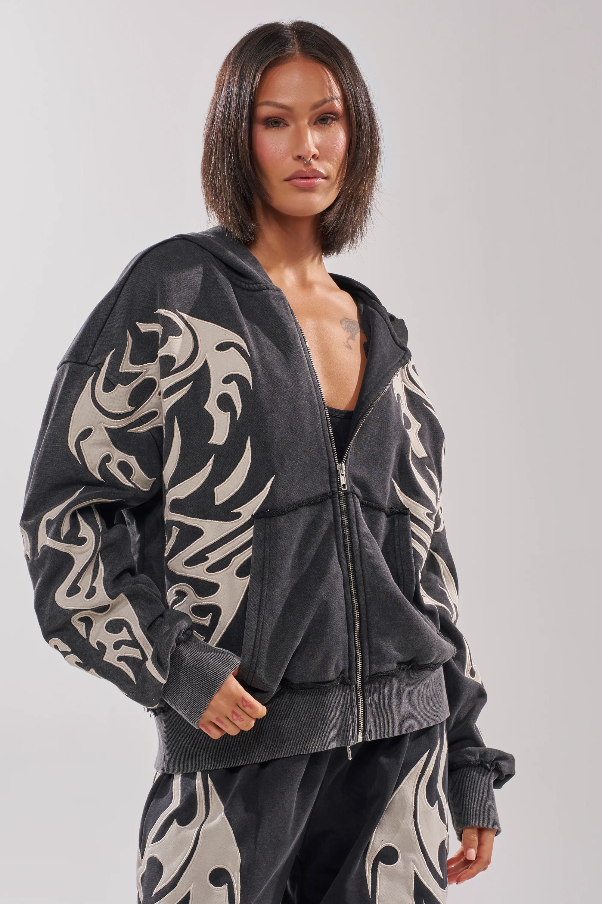 ON FIRE ZIP UP SWEATSHIRT - Image 4