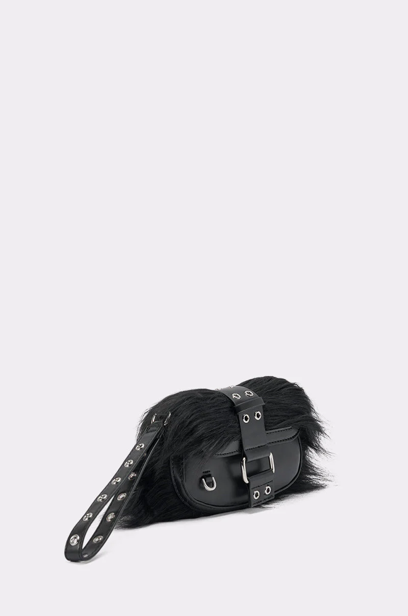 ON THE TOWN WRISTLET - Image 3
