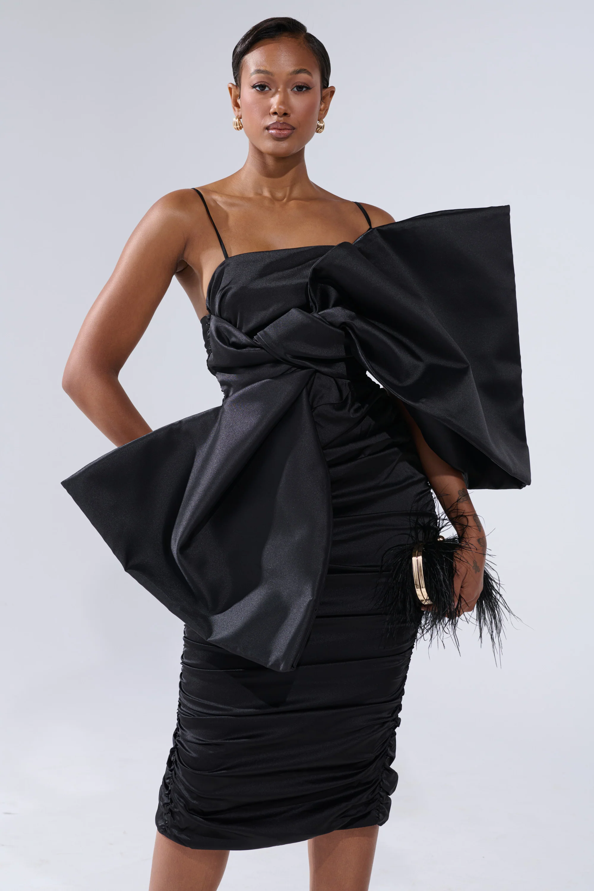 ONE OF ONE BOW MIDI DRESS IN BLACK - Image 3