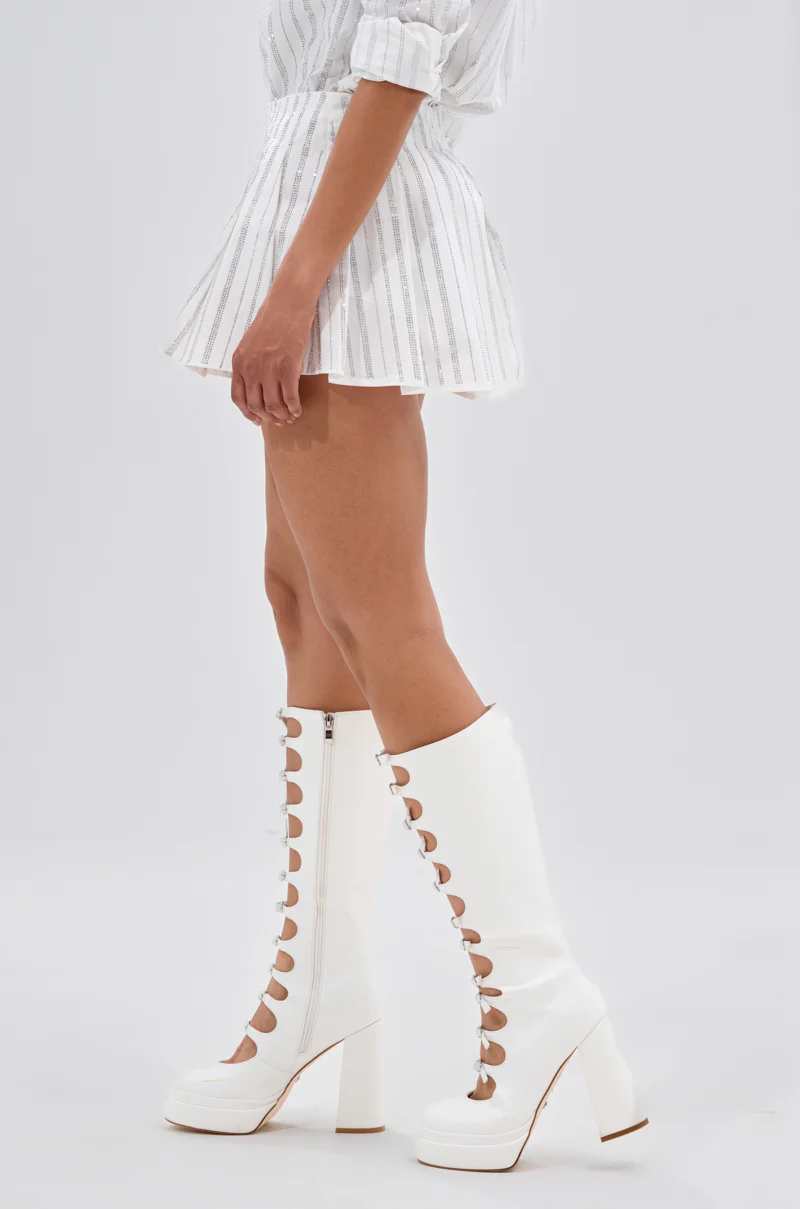 ONTO THE NEXT EMBELLISHED PLEATED MINI SKIRT IN WHITE - Image 4