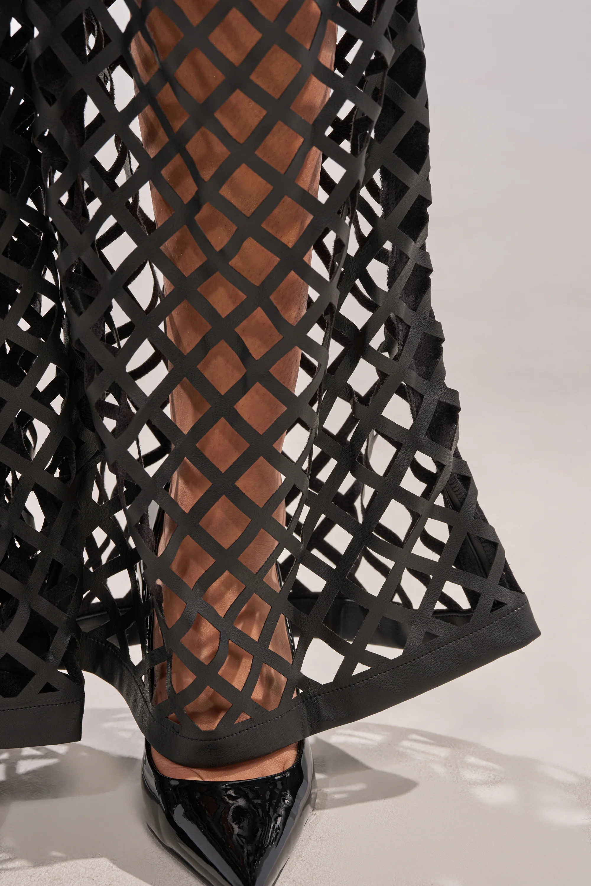 OPEN UP FAUX LEATHER TROUSER - Image 9