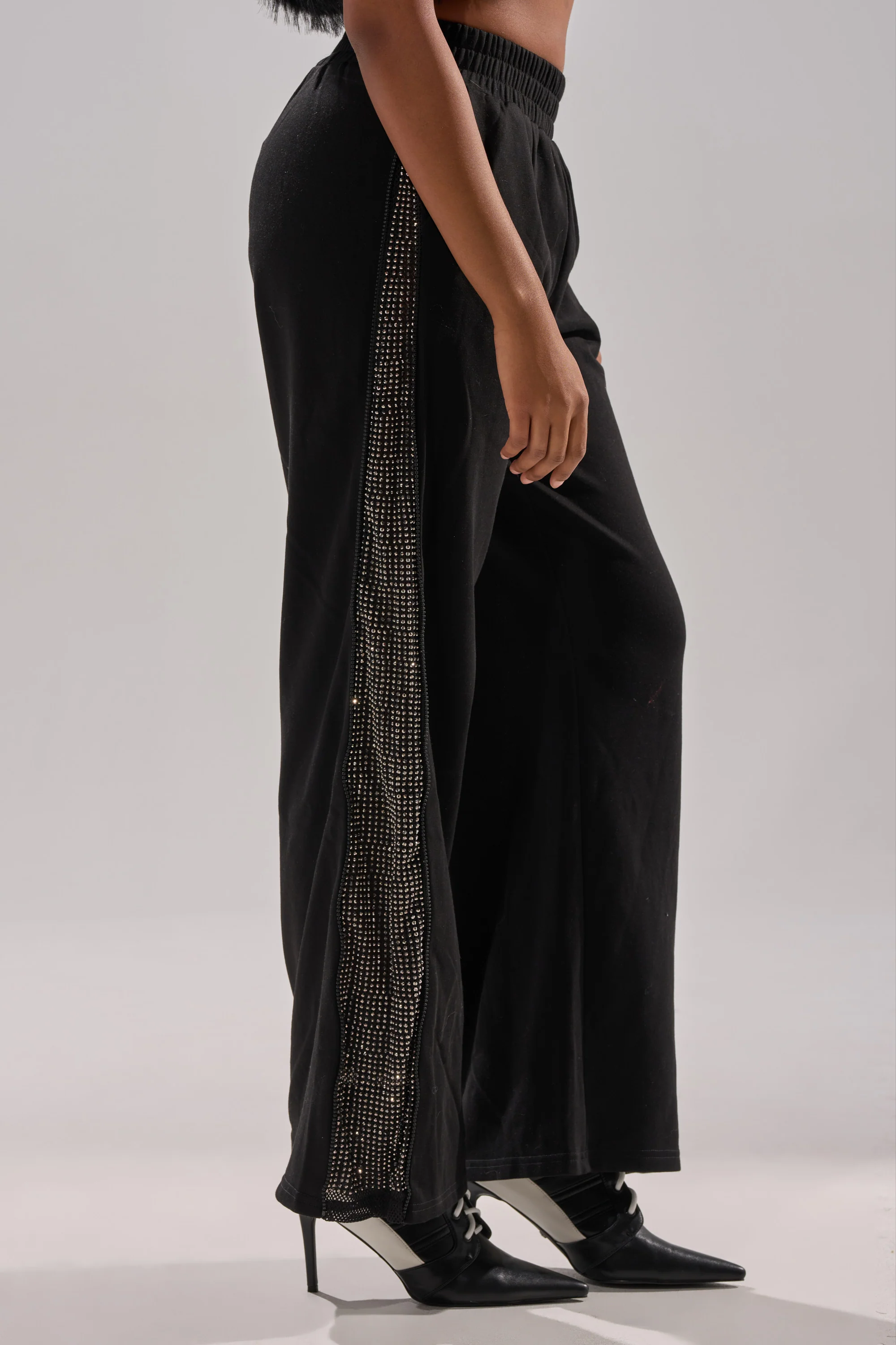 OPEN UP WIDE LEG JOGGER WITH RHINESTONE - Image 5