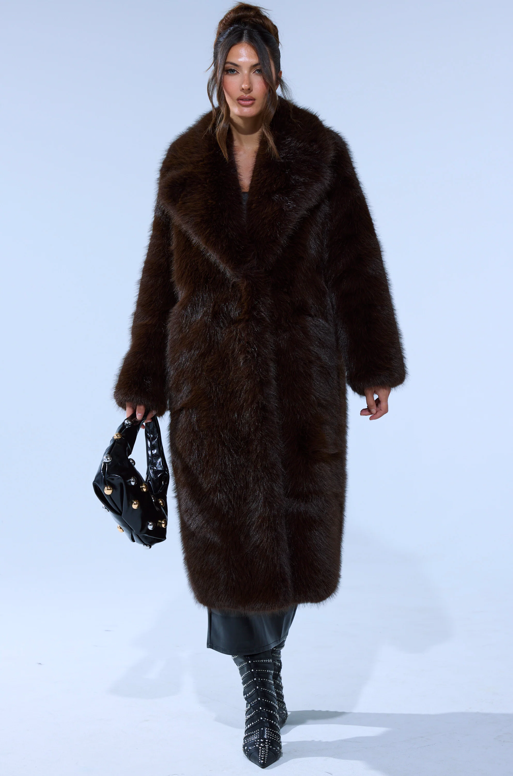 OSLO FAUX FUR COAT IN CHOCOLATE - Image 5