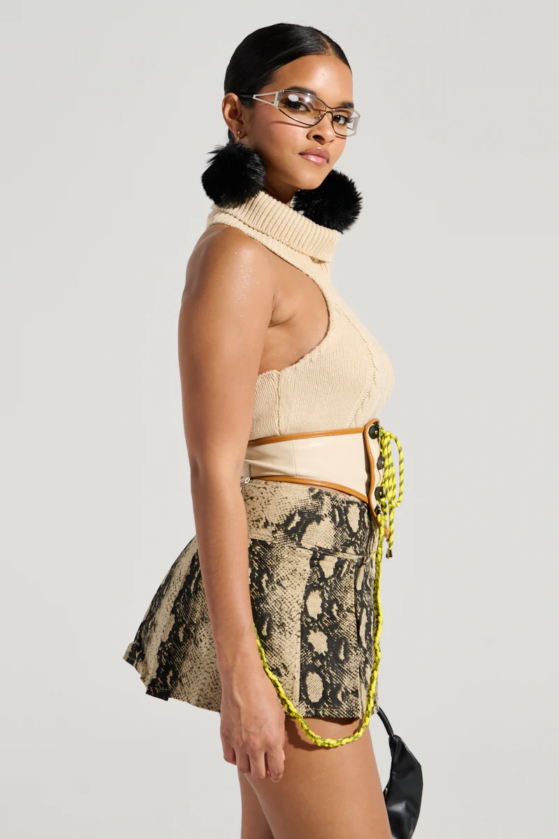 OUT OF HIS LEAGUE SLEEVELESS FASHION TOP - Image 6
