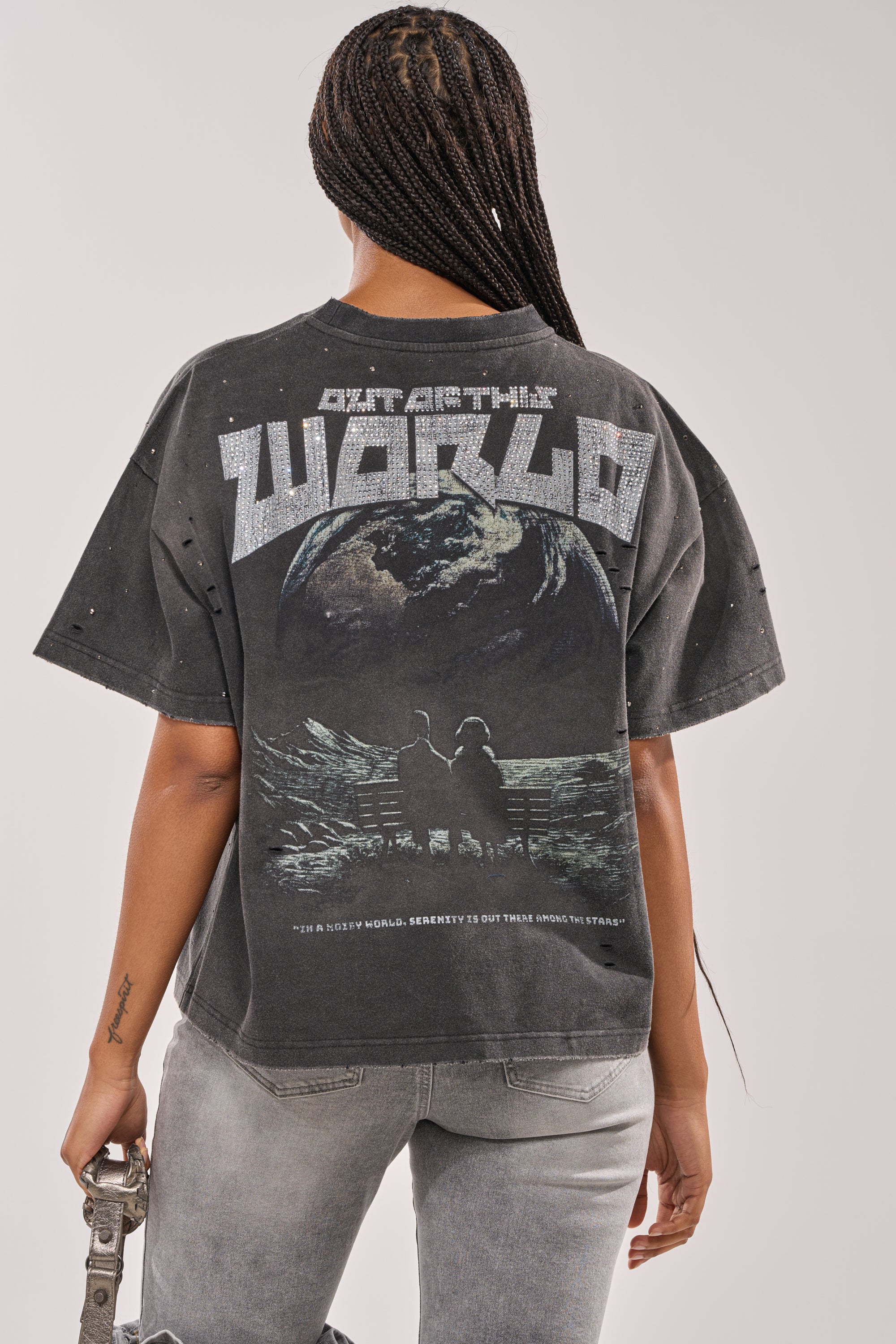 OUT OF THIS WORLD GRAPHIC TEE - Image 4