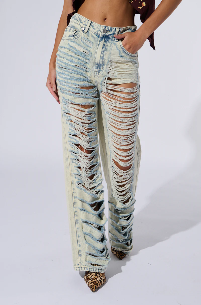 OVER IT DISTRESSED HIGH RISE JEANS - Image 3