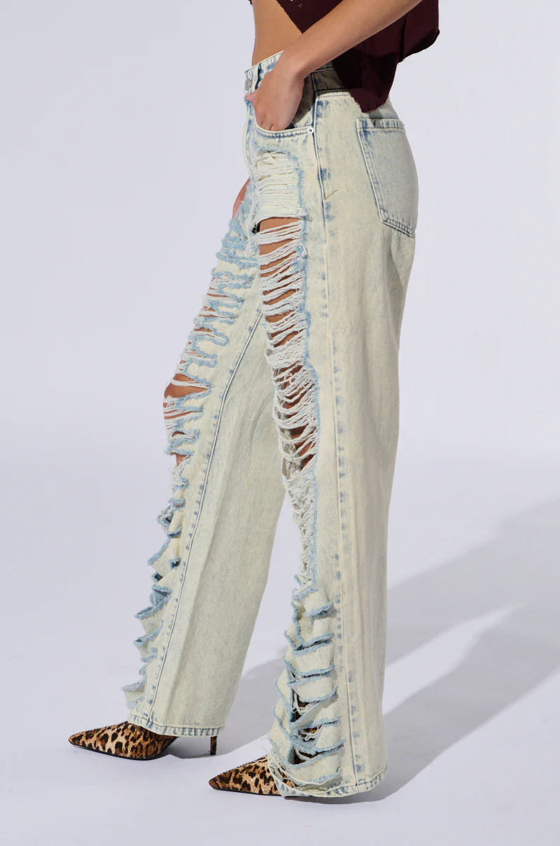 OVER IT DISTRESSED HIGH RISE JEANS - Image 4