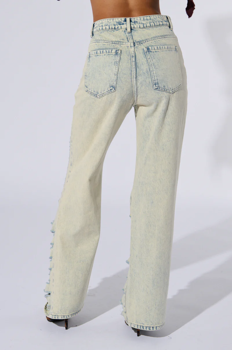 OVER IT DISTRESSED HIGH RISE JEANS - Image 5