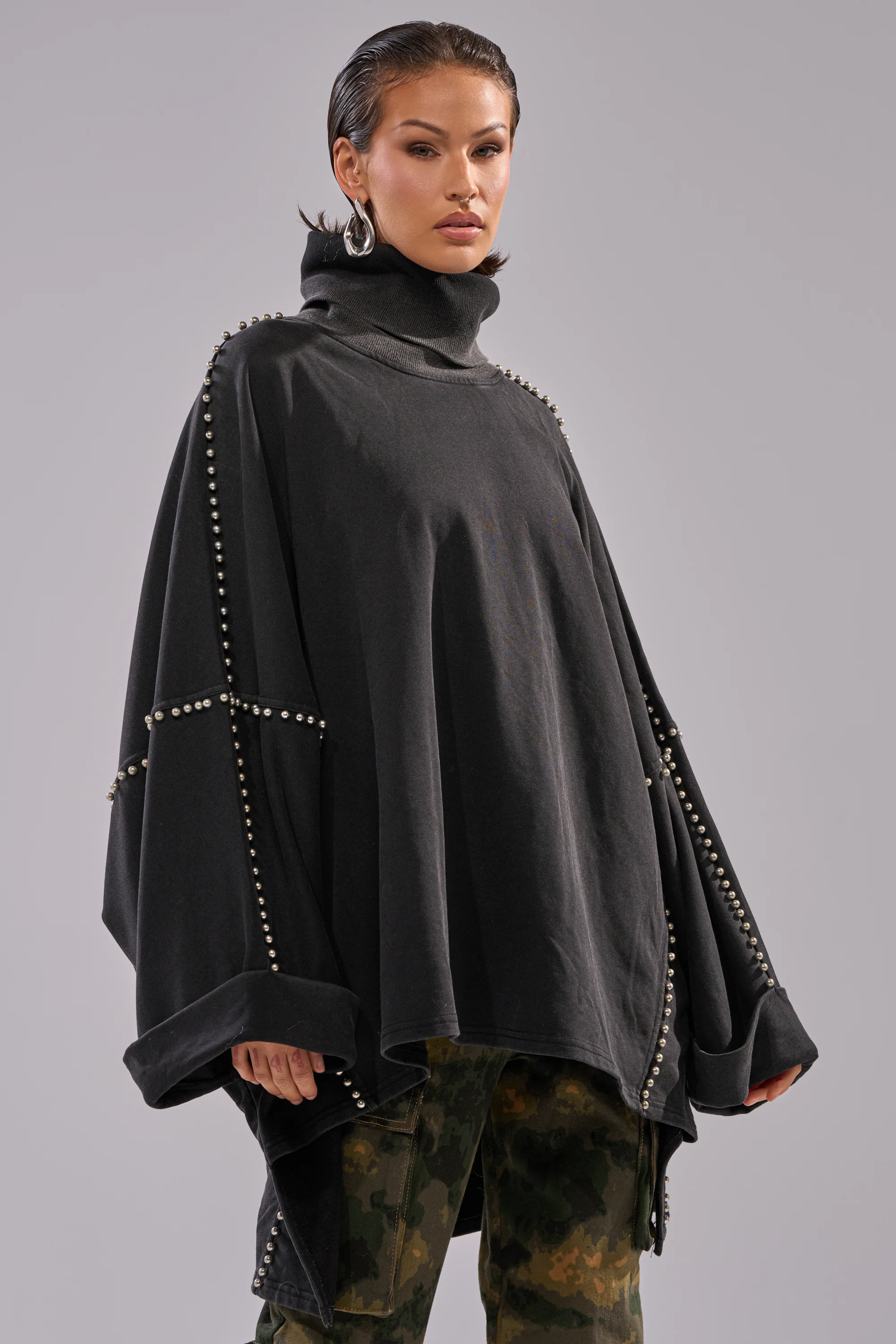 OVER IT TURTLE NECK OVERSIZED SWEATSHIRT - Image 3