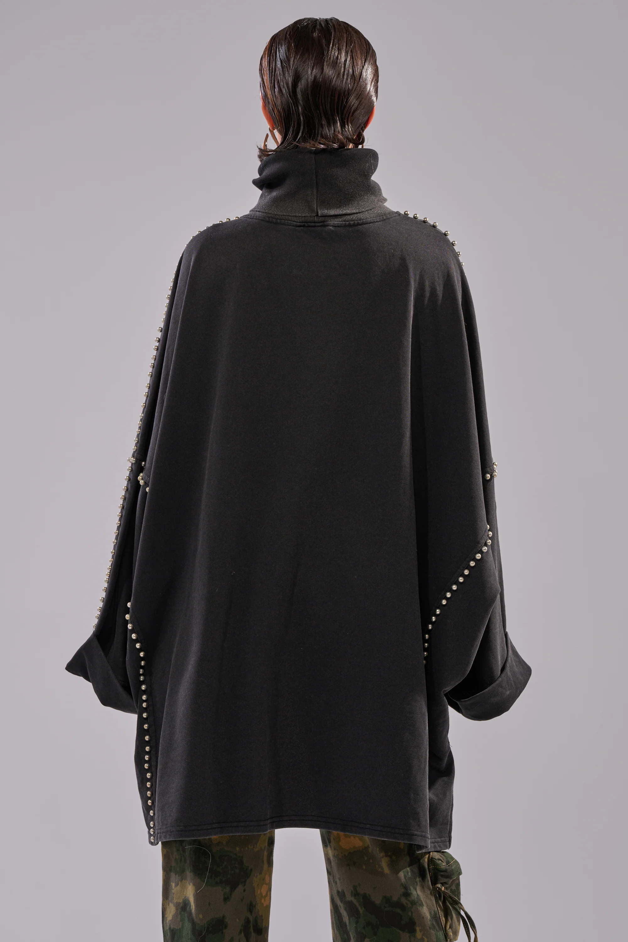 OVER IT TURTLE NECK OVERSIZED SWEATSHIRT - Image 5