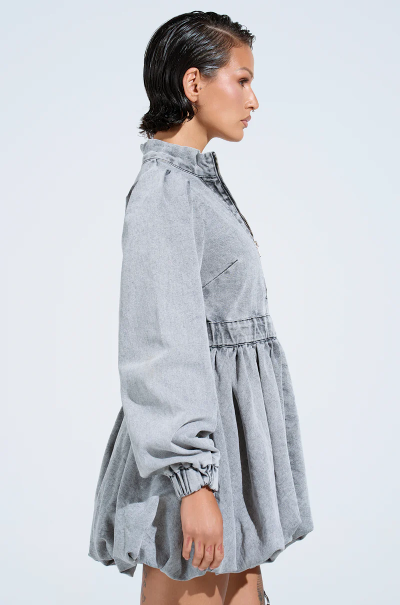 PASS THE BUBBLY DENIM MINI DRESS IN LIGHT GREY - Image 5