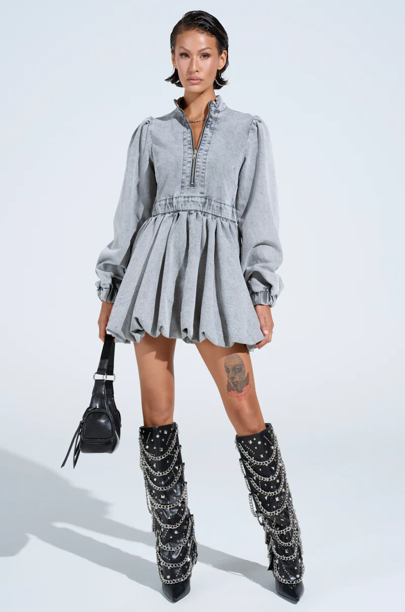 PASS THE BUBBLY DENIM MINI DRESS IN LIGHT GREY - Image 7