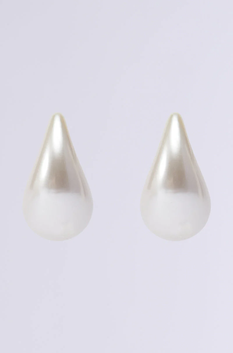 PEARLESCENT VIBES STATEMENT EARRING - Image 4