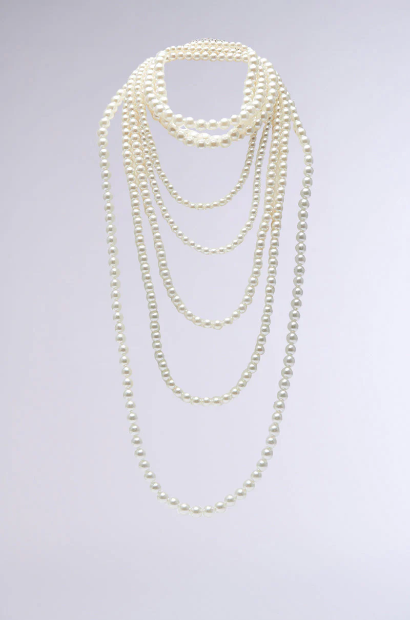 PENELOPE STATEMENT PEARL NECKLACE - Image 3