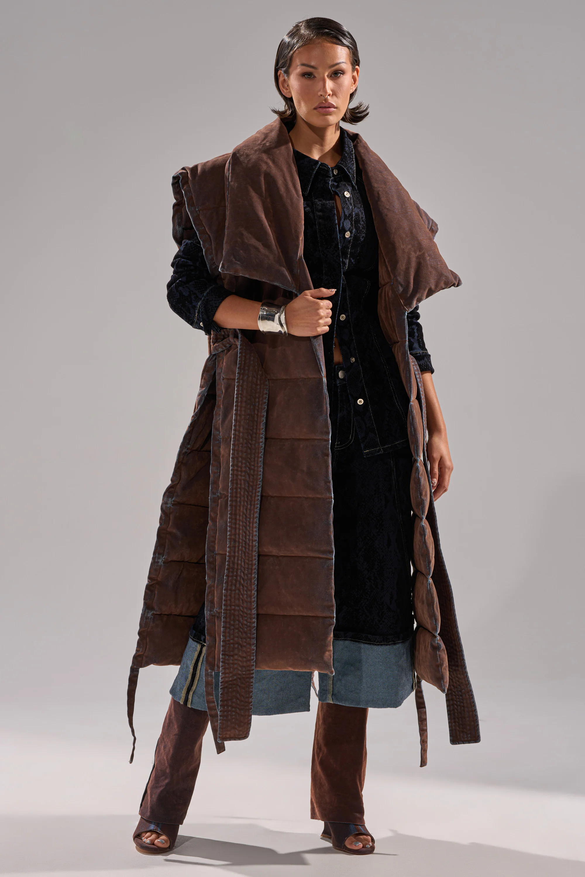 PILOT JONES LONGLINE PUFFER VEST IN VELVET DENIM - Image 6