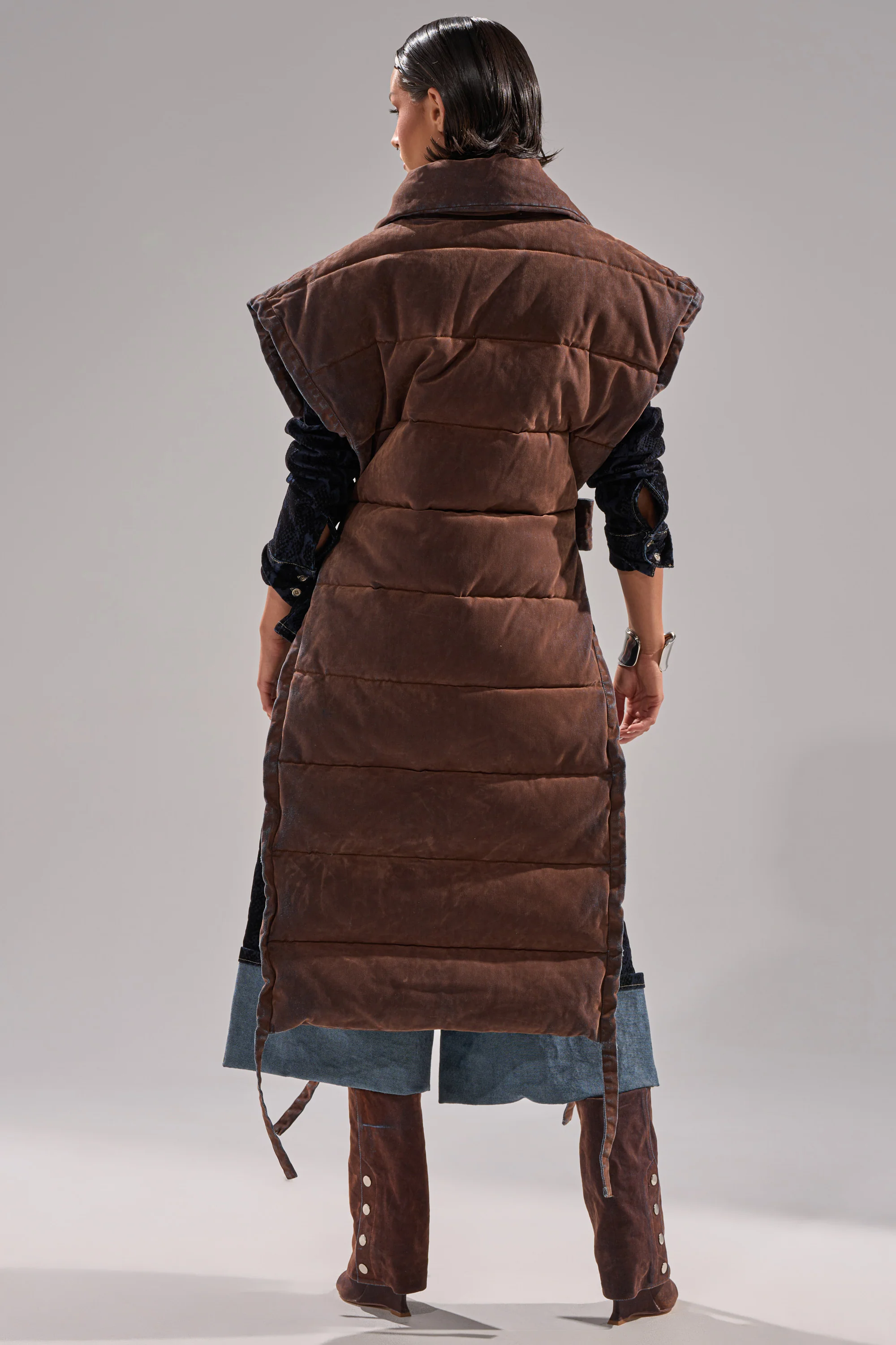 PILOT JONES LONGLINE PUFFER VEST IN VELVET DENIM - Image 9