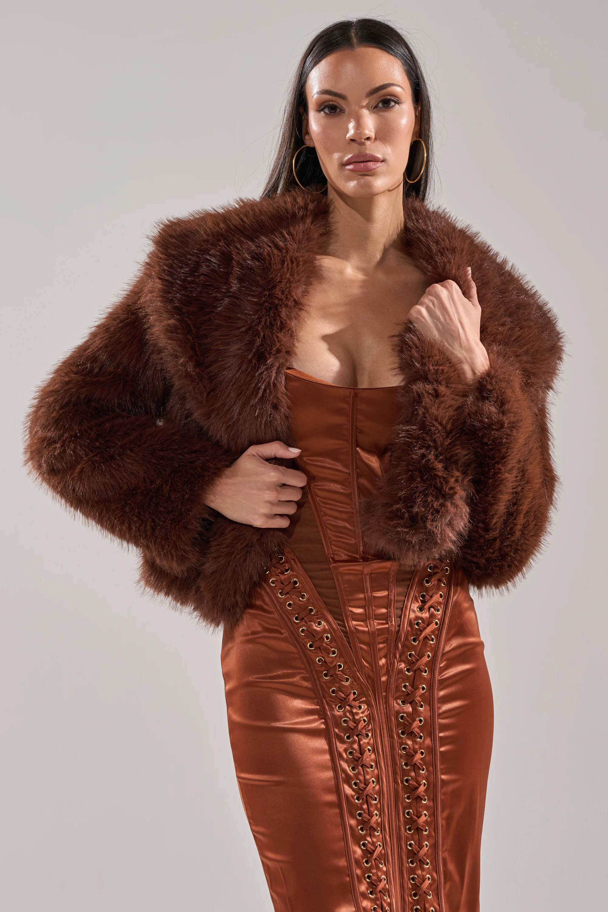 POPPY CROPPED FAUX FUR IN BROWN - Image 3