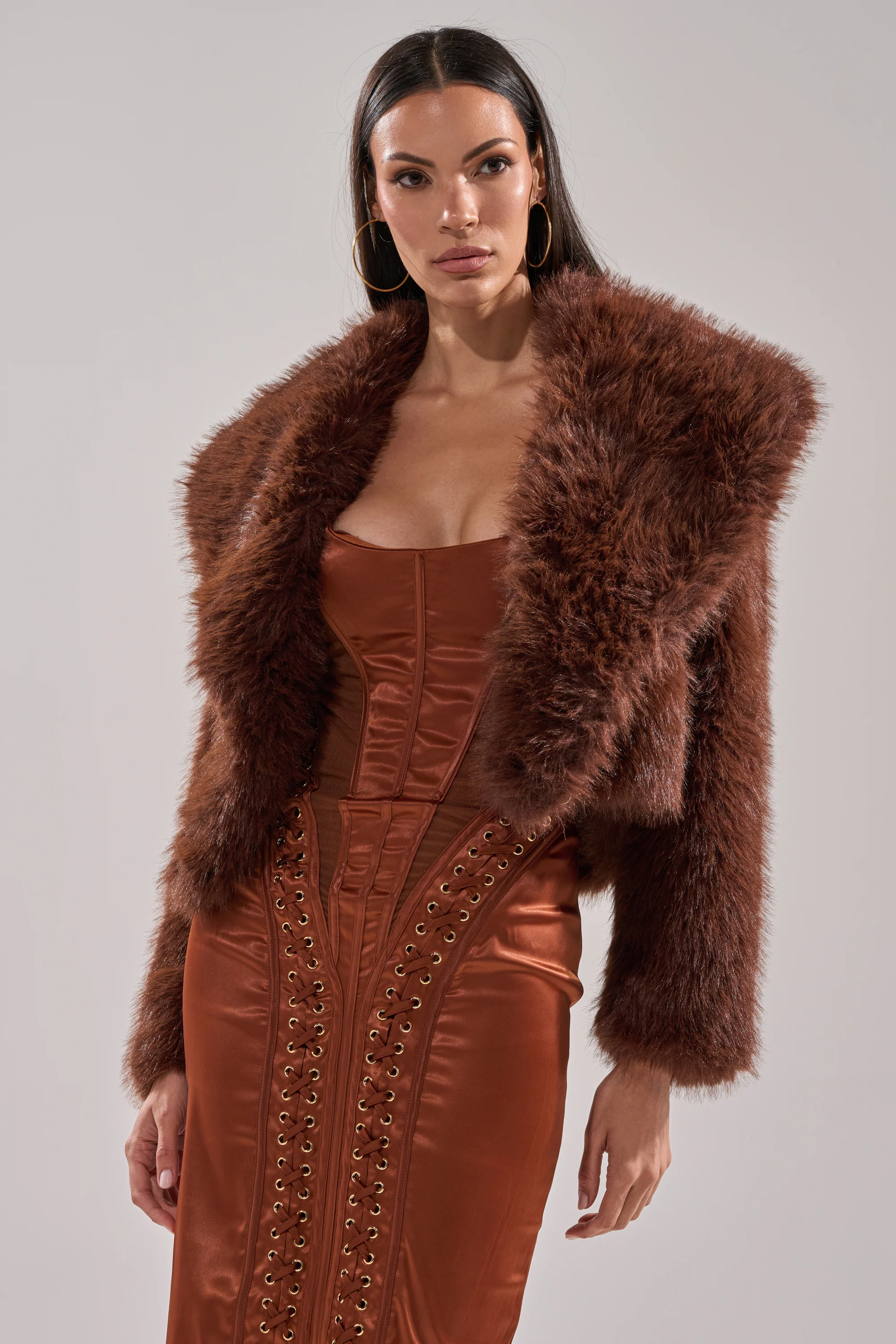 POPPY CROPPED FAUX FUR IN BROWN - Image 4