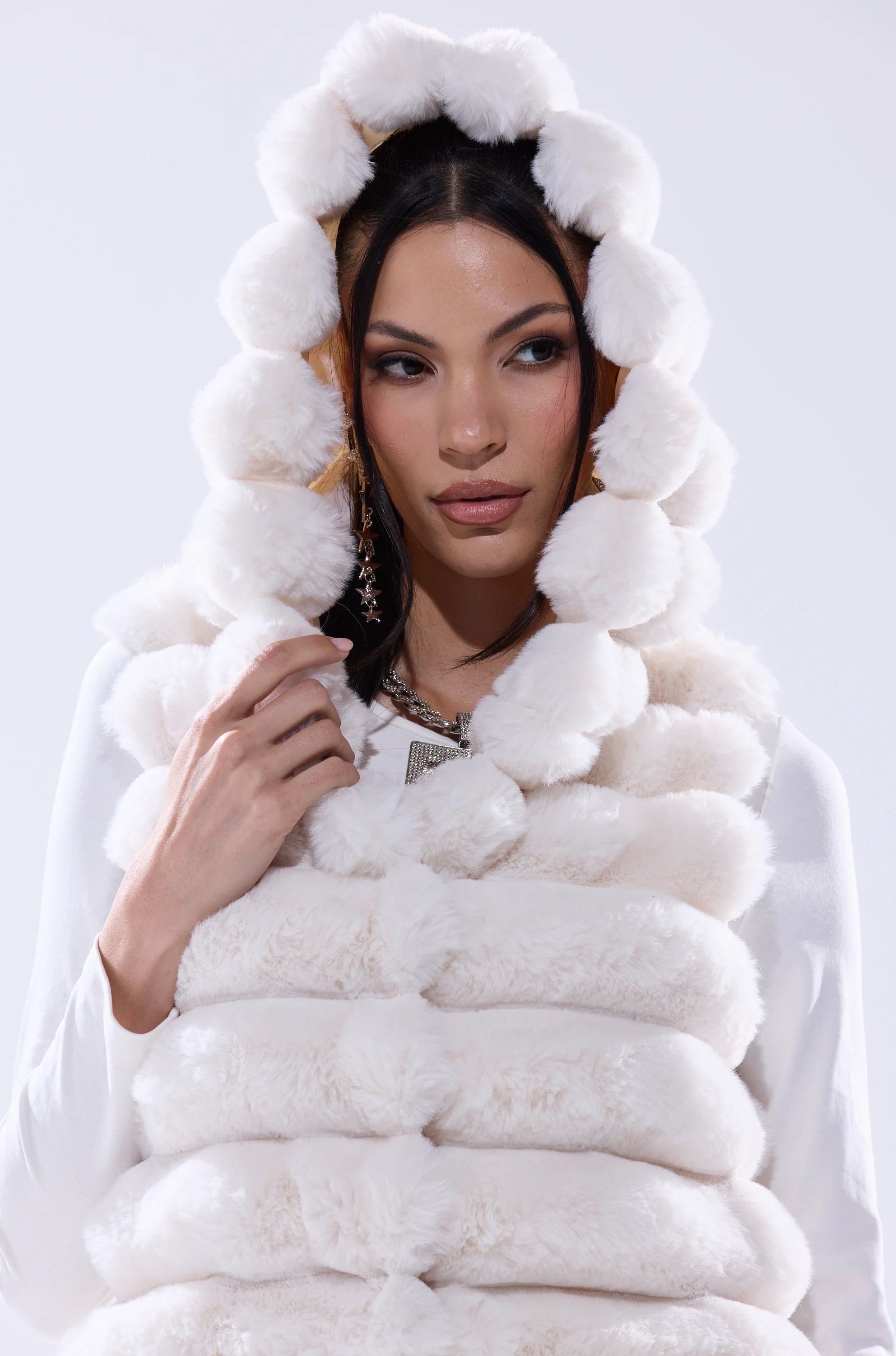 POPPY FAUX FUR HOODED VEST - Image 13