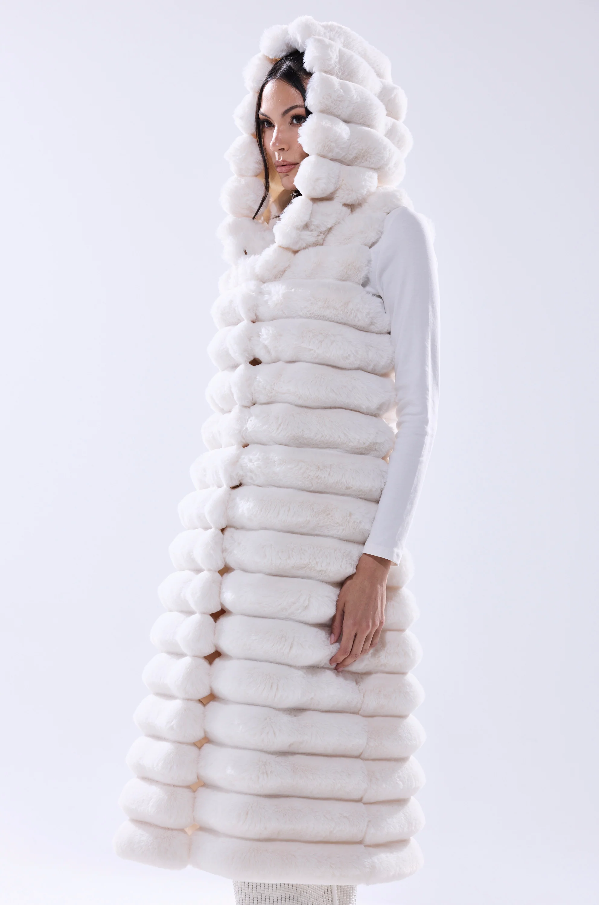 POPPY FAUX FUR HOODED VEST - Image 7