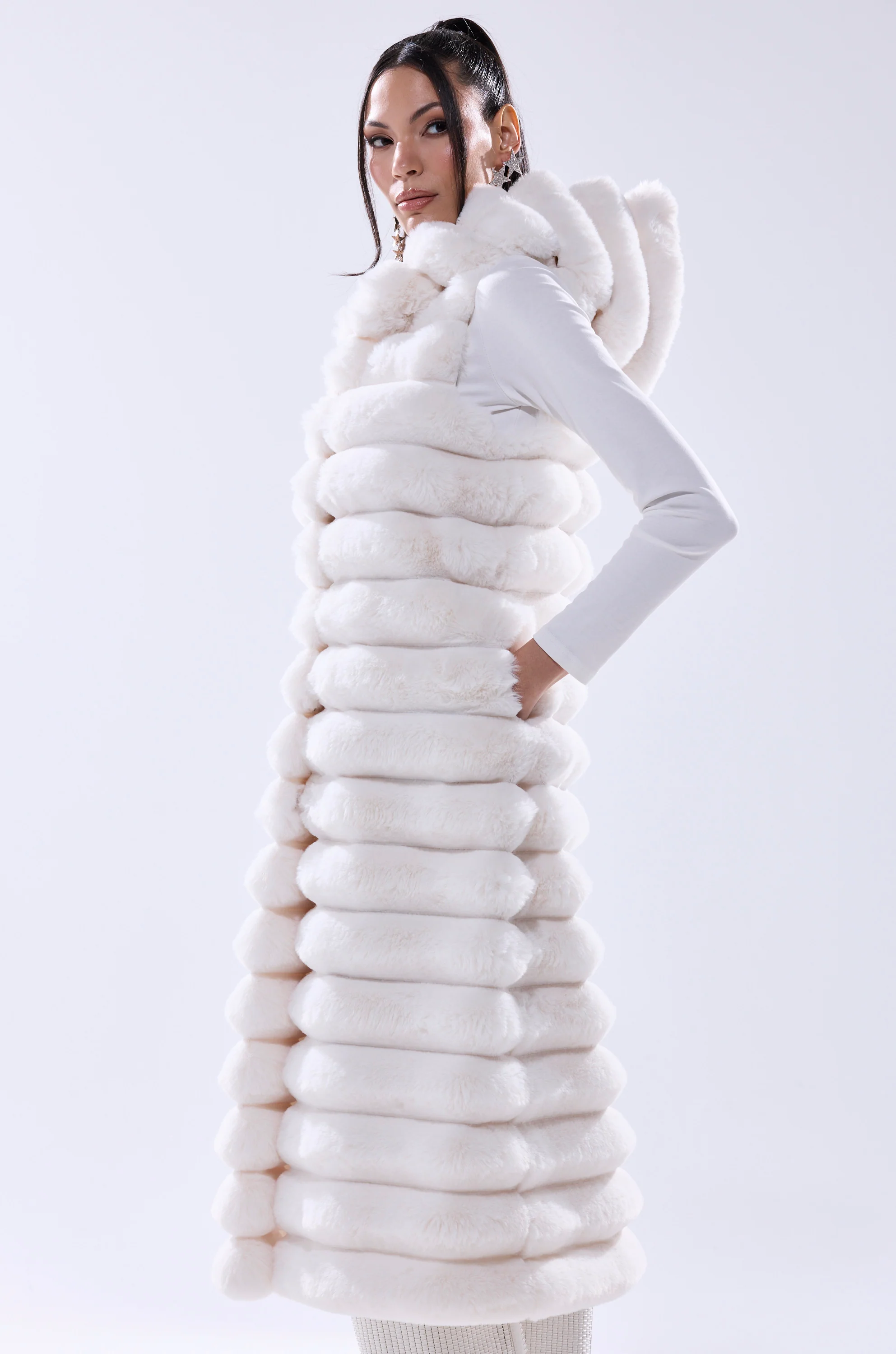 POPPY FAUX FUR HOODED VEST - Image 8