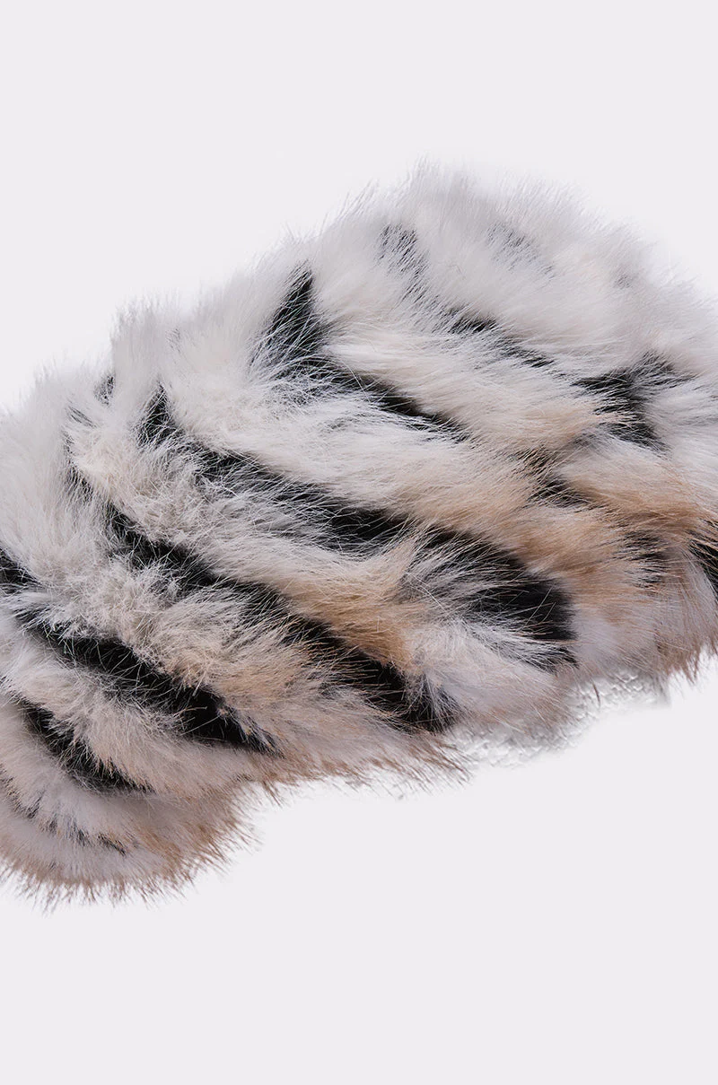 PORTIA FAUX FUR HEADBAND - Image 5