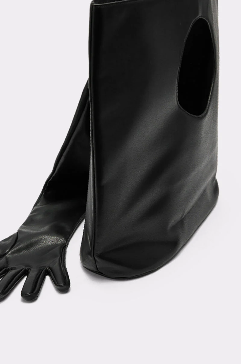 POST ME GLOVE PURSE - Image 6