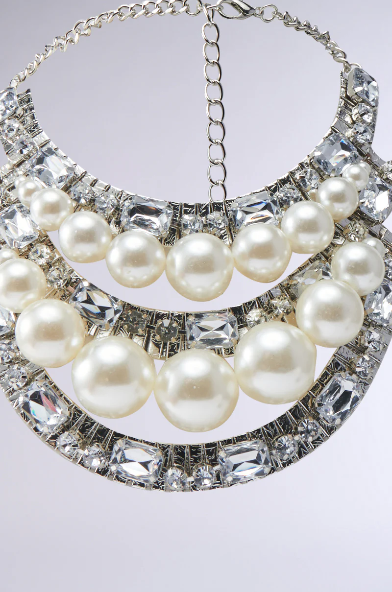PRETTY IN PEARLS NECKLACE - Image 4