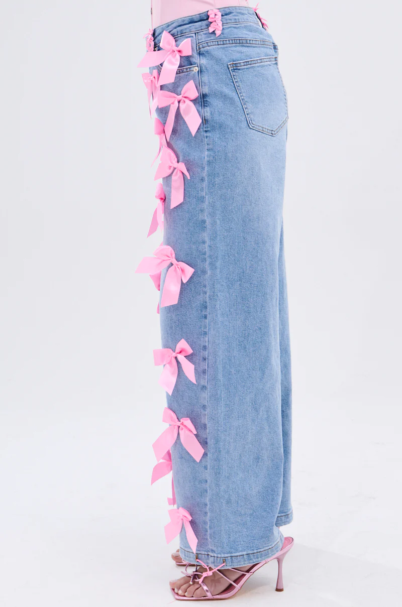 PRETTY IN PINK BOW DETAIL DENIM JEANS - Image 4