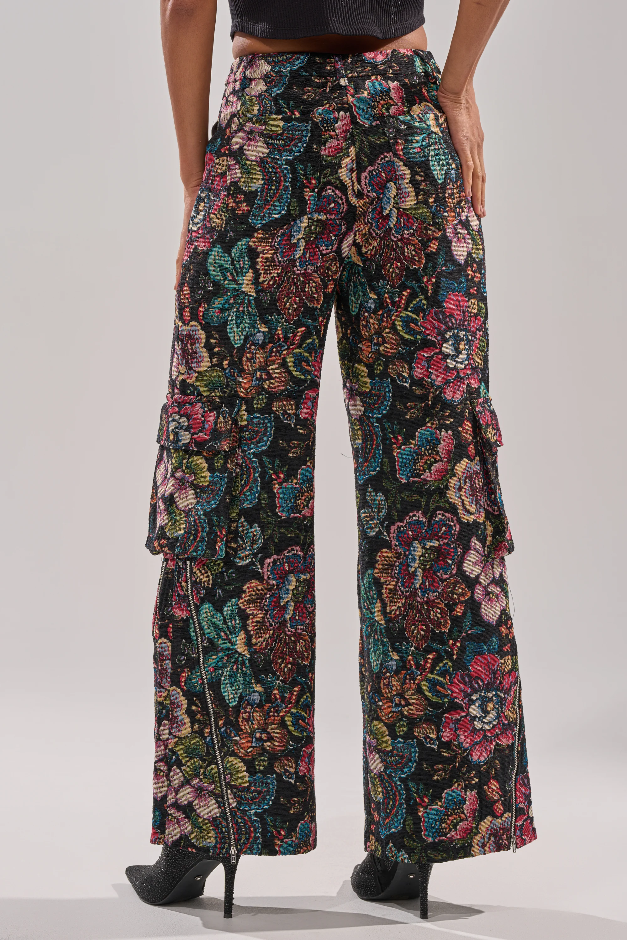PRETTY LITTLE LADY BROCADE TROUSER - Image 4