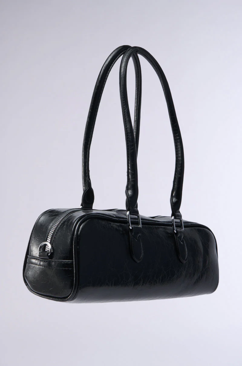 BADDIE BARREL BAG - Image 3