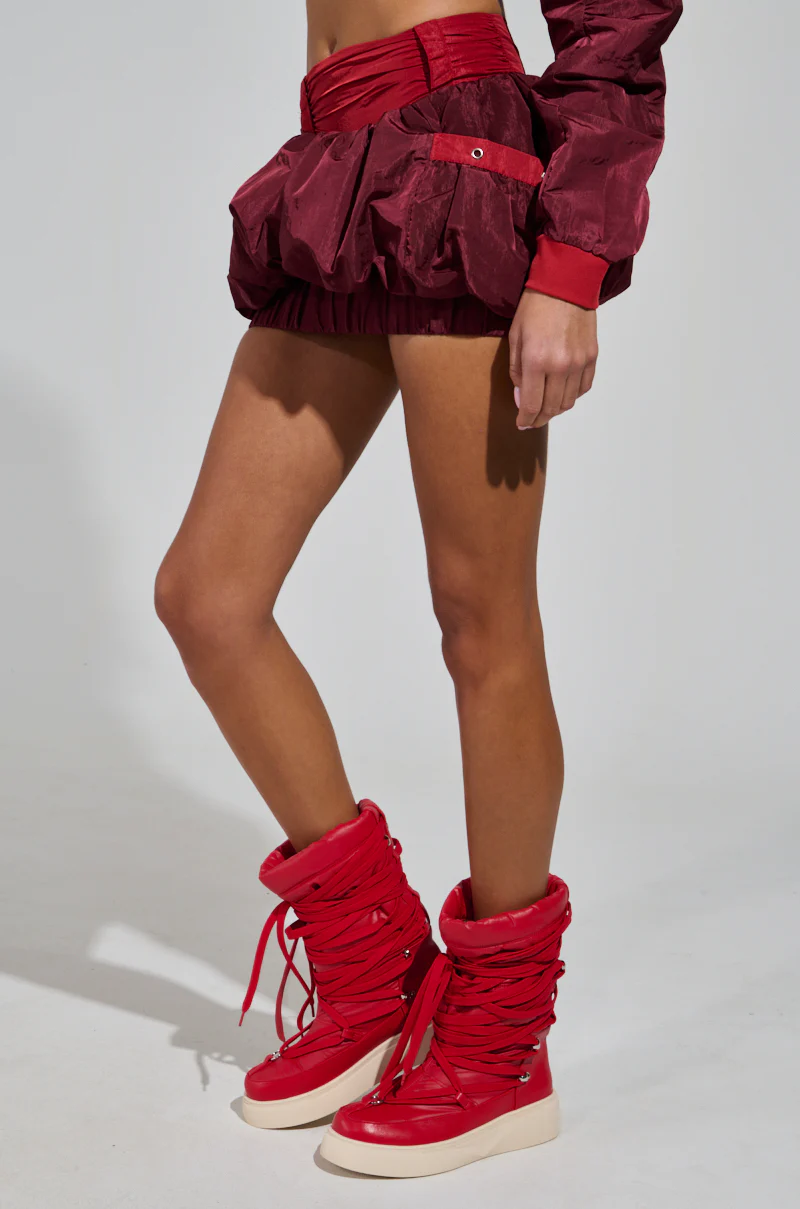 PUTTING IN WORK MINI BUBBLE SKIRT IN RED - Image 5