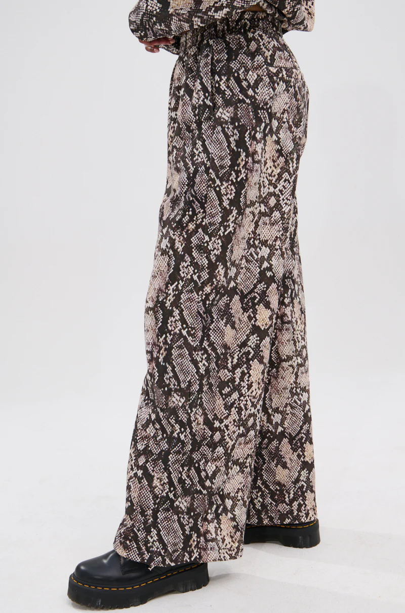 PYTHON WIDE LEG JOGGER - Image 4