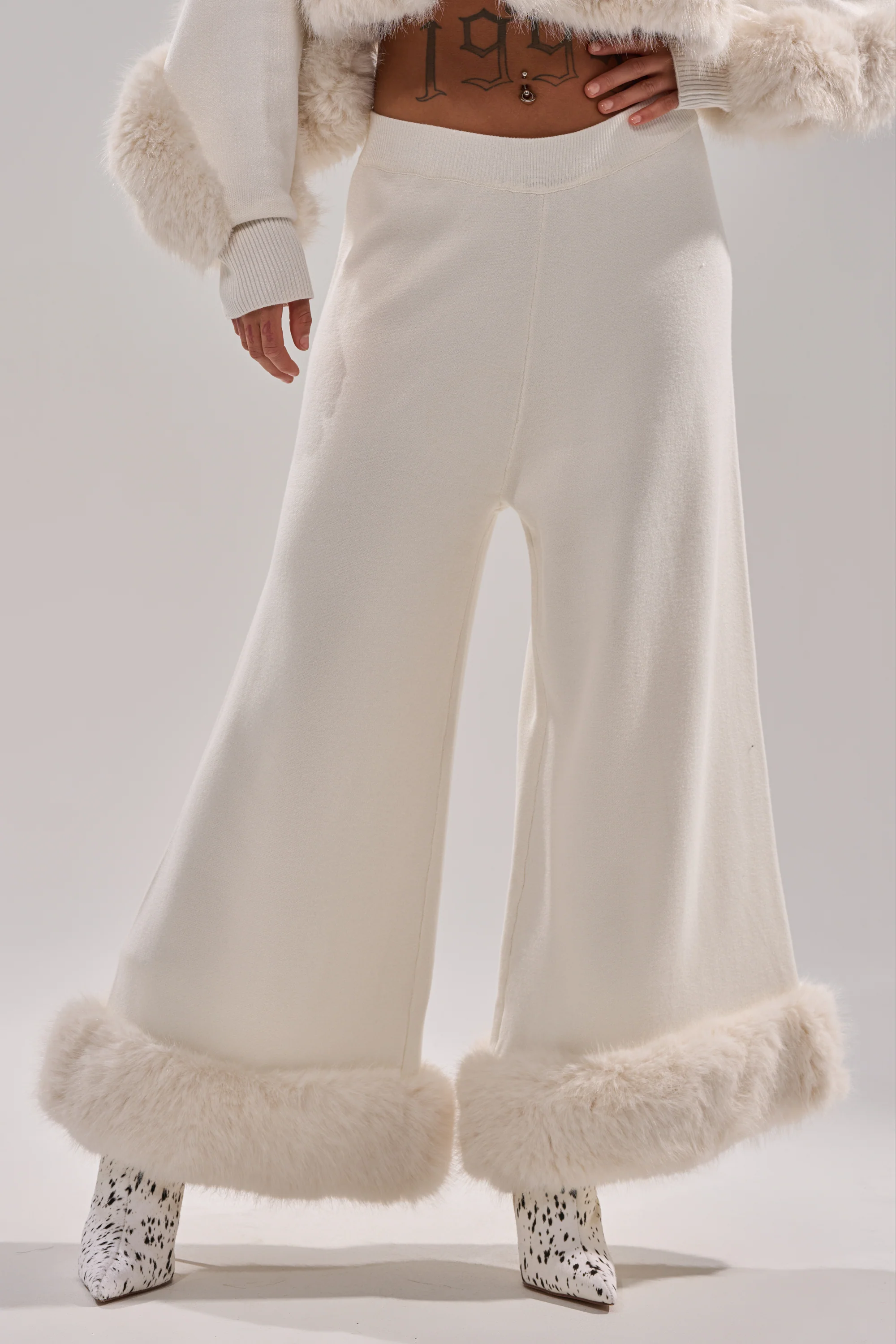 QUIET LUX FUR TRIM SWEATER PANTS IN WHITE - Image 3