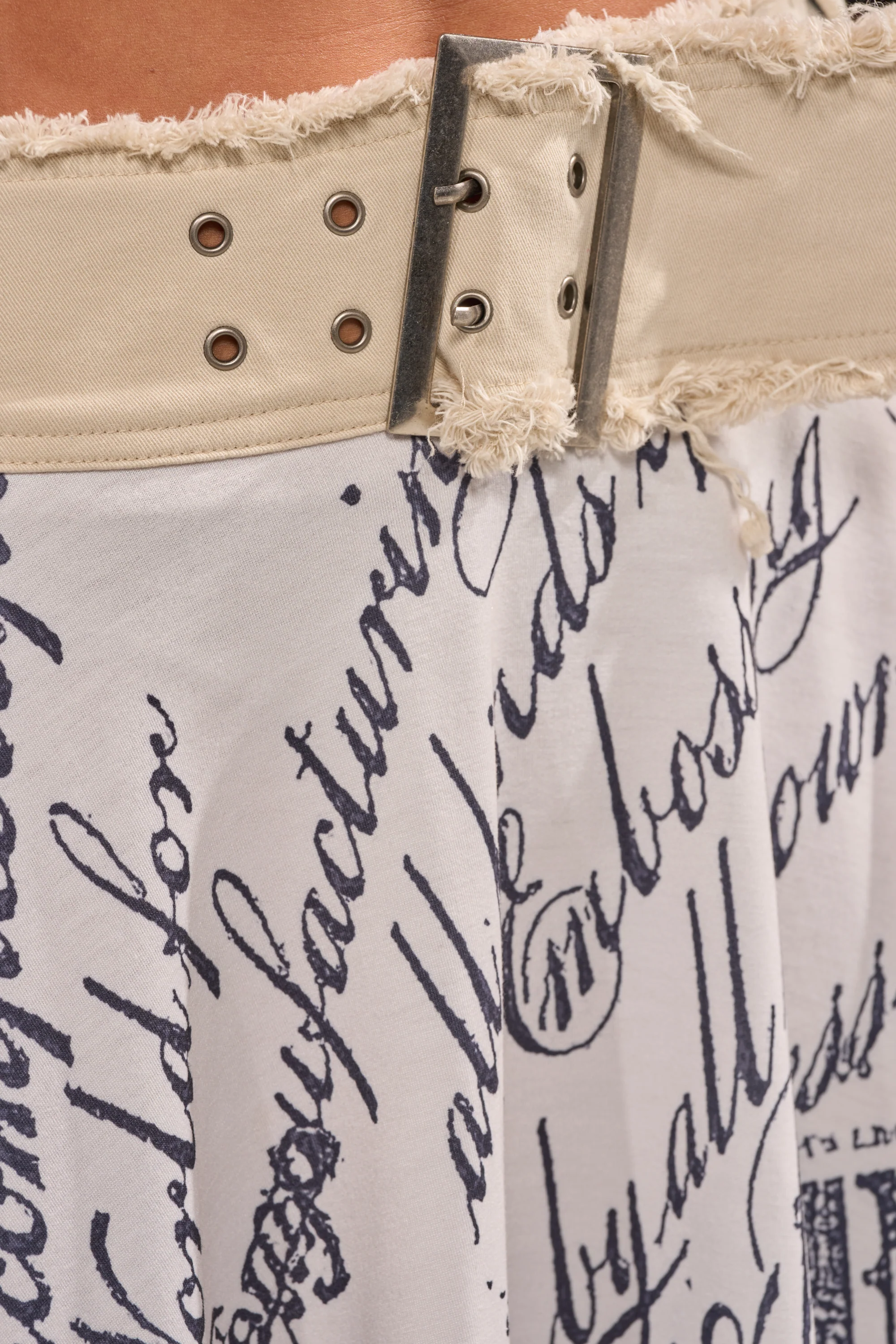 READ ME MIDI SKIRT - Image 11