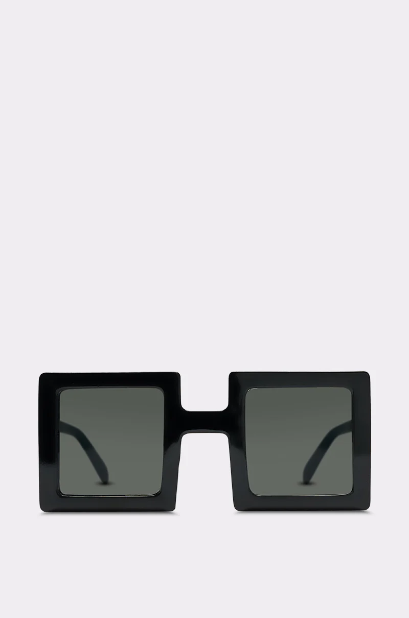 REALLY LIKE THAT SUNGLASSES
