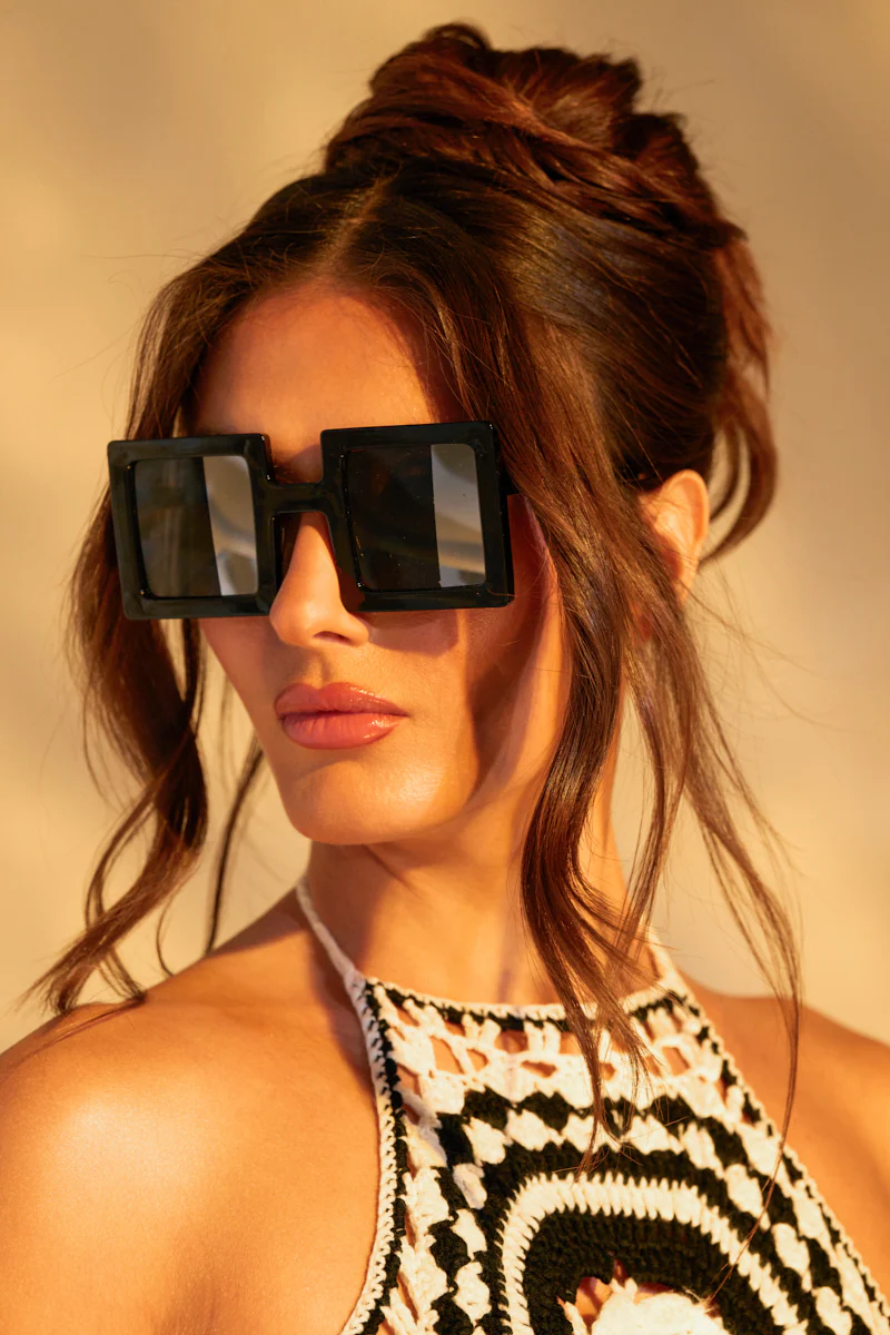 REALLY LIKE THAT SUNGLASSES - Image 2