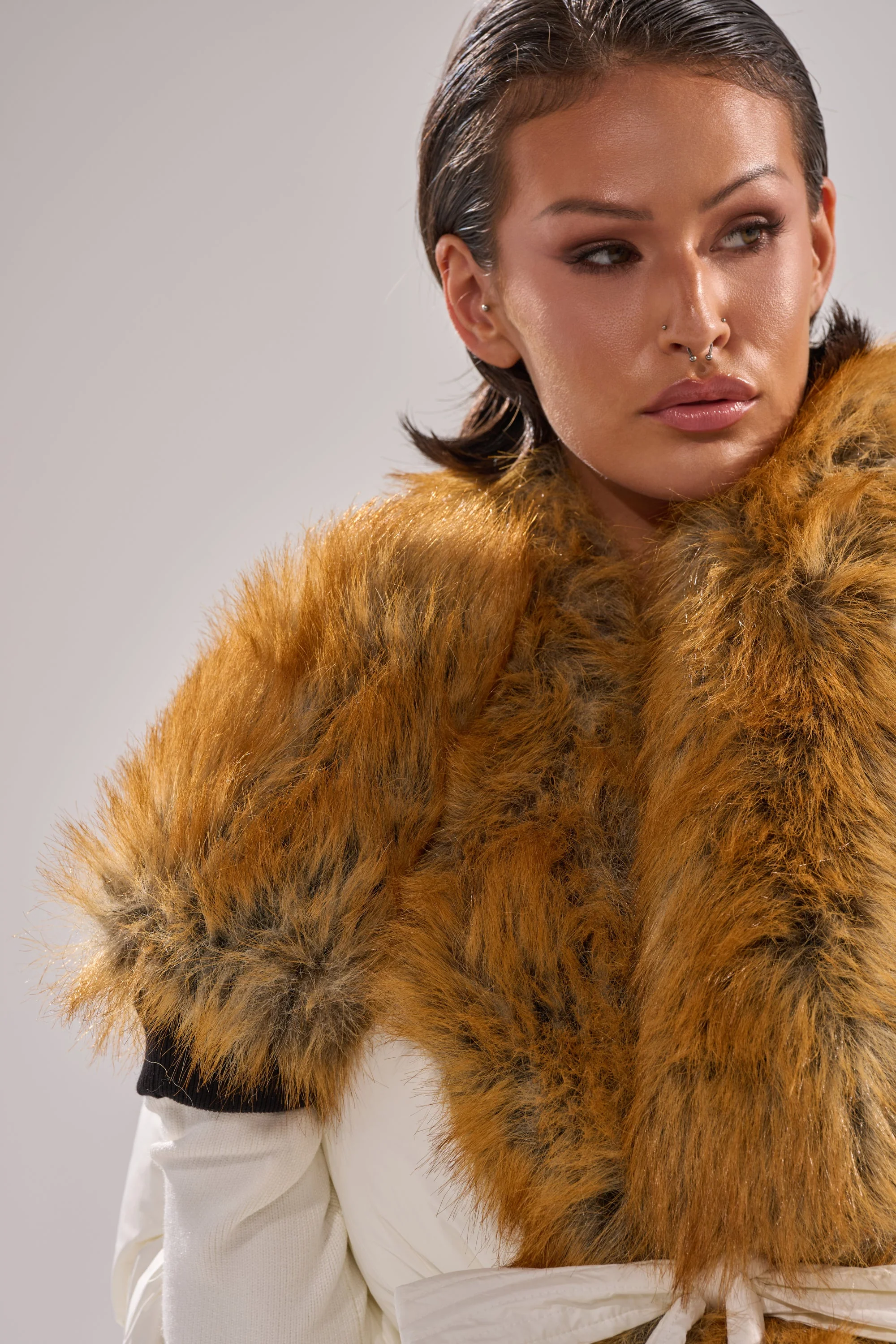 REALLY LIKE THAT FAUX FUR MITTENS - Image 4