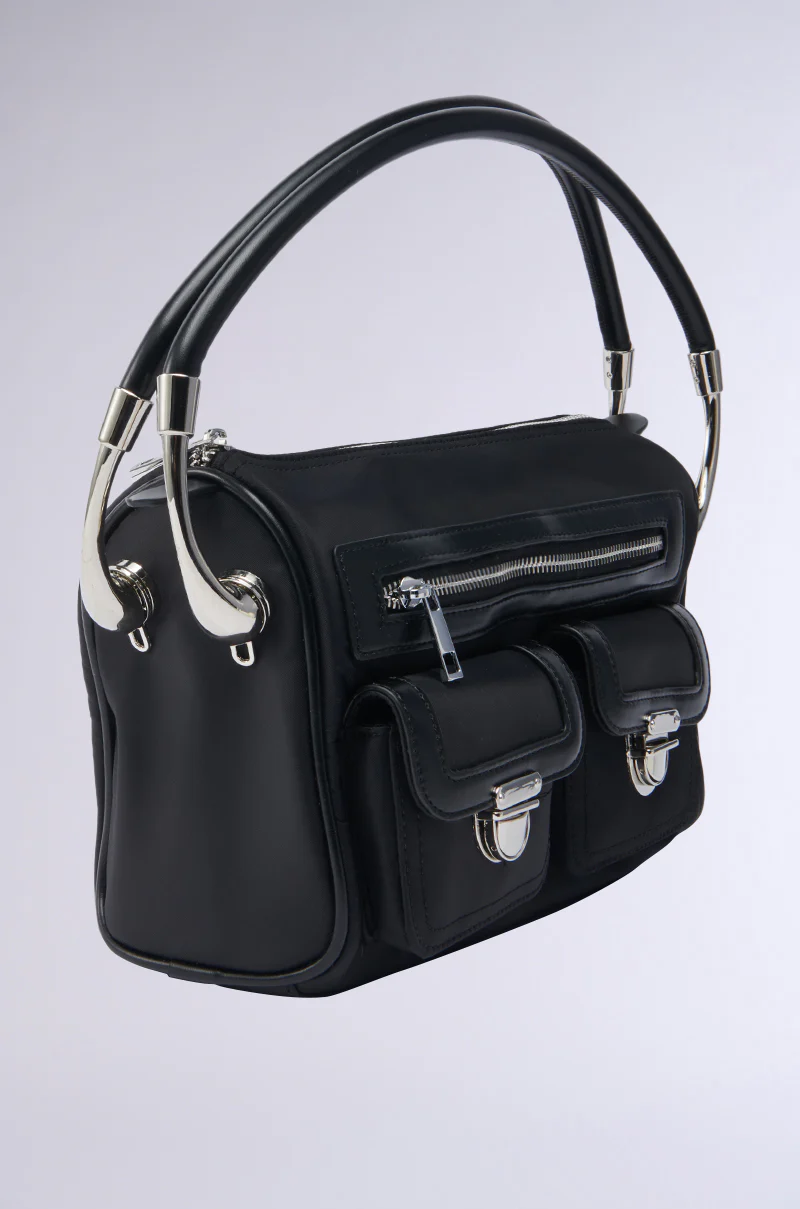 REALLY LIKE THAT PURSE - Image 4